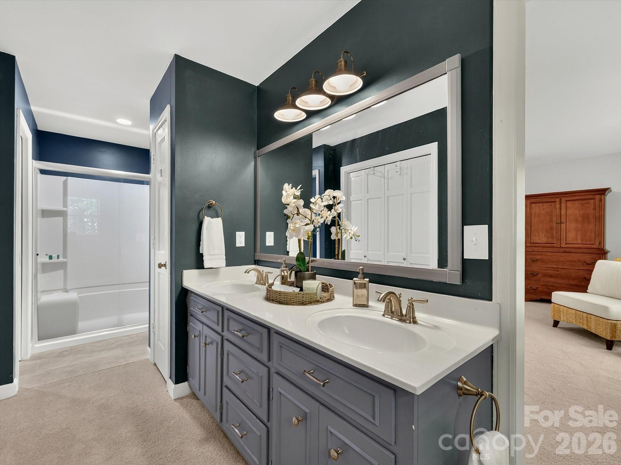 2542 Little Cove Road — Charlotte