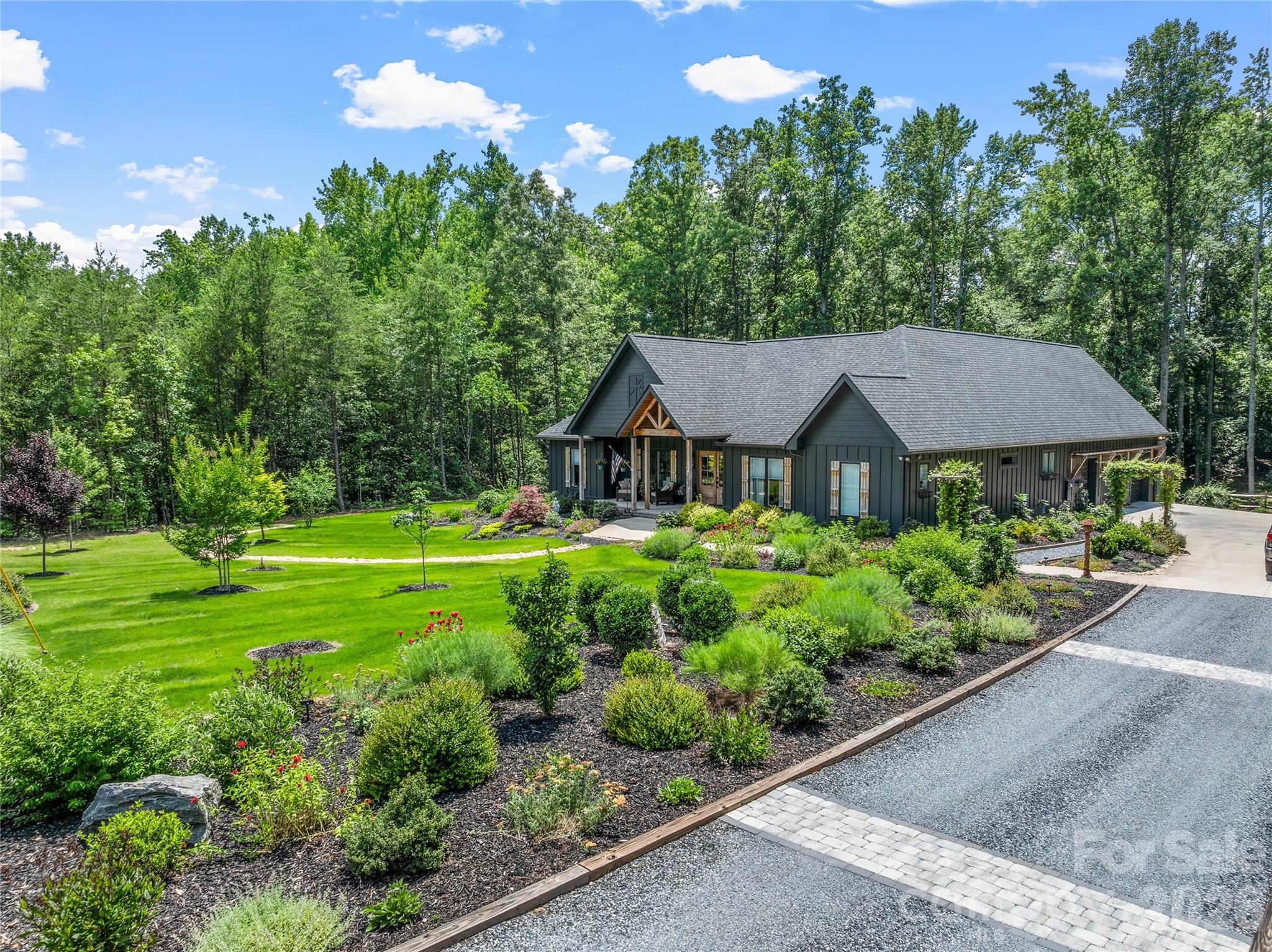 1844 Golf Course Road — Columbus