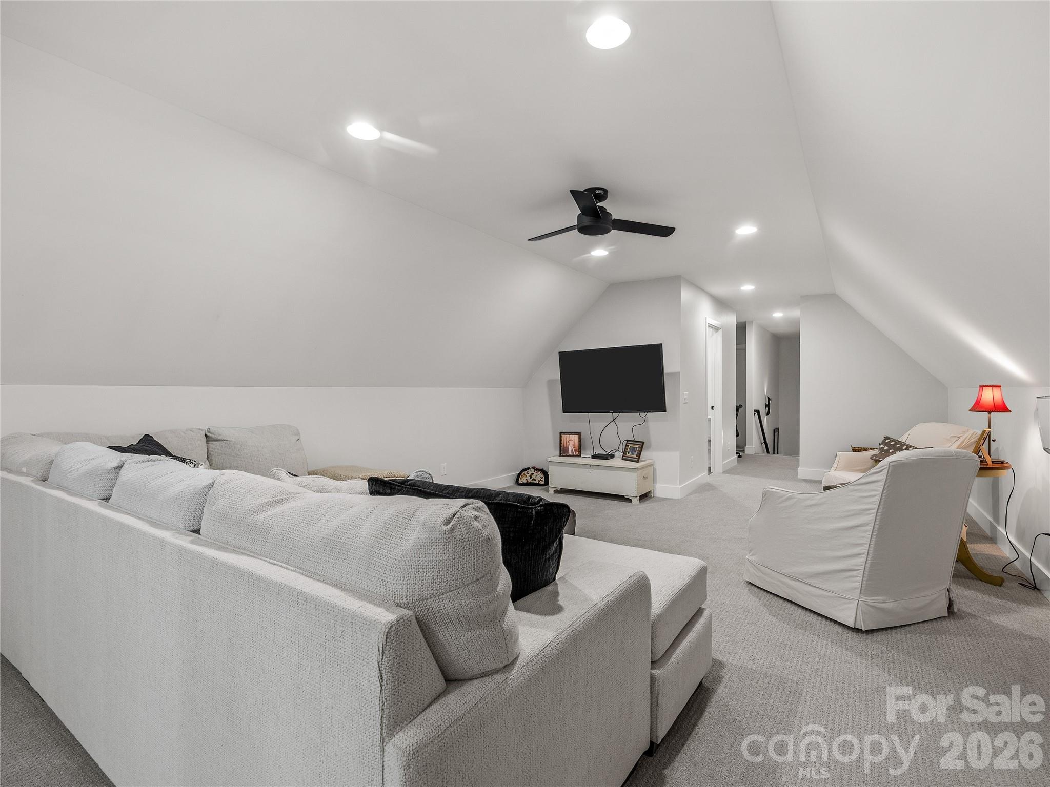 1844 Golf Course Road — Columbus
