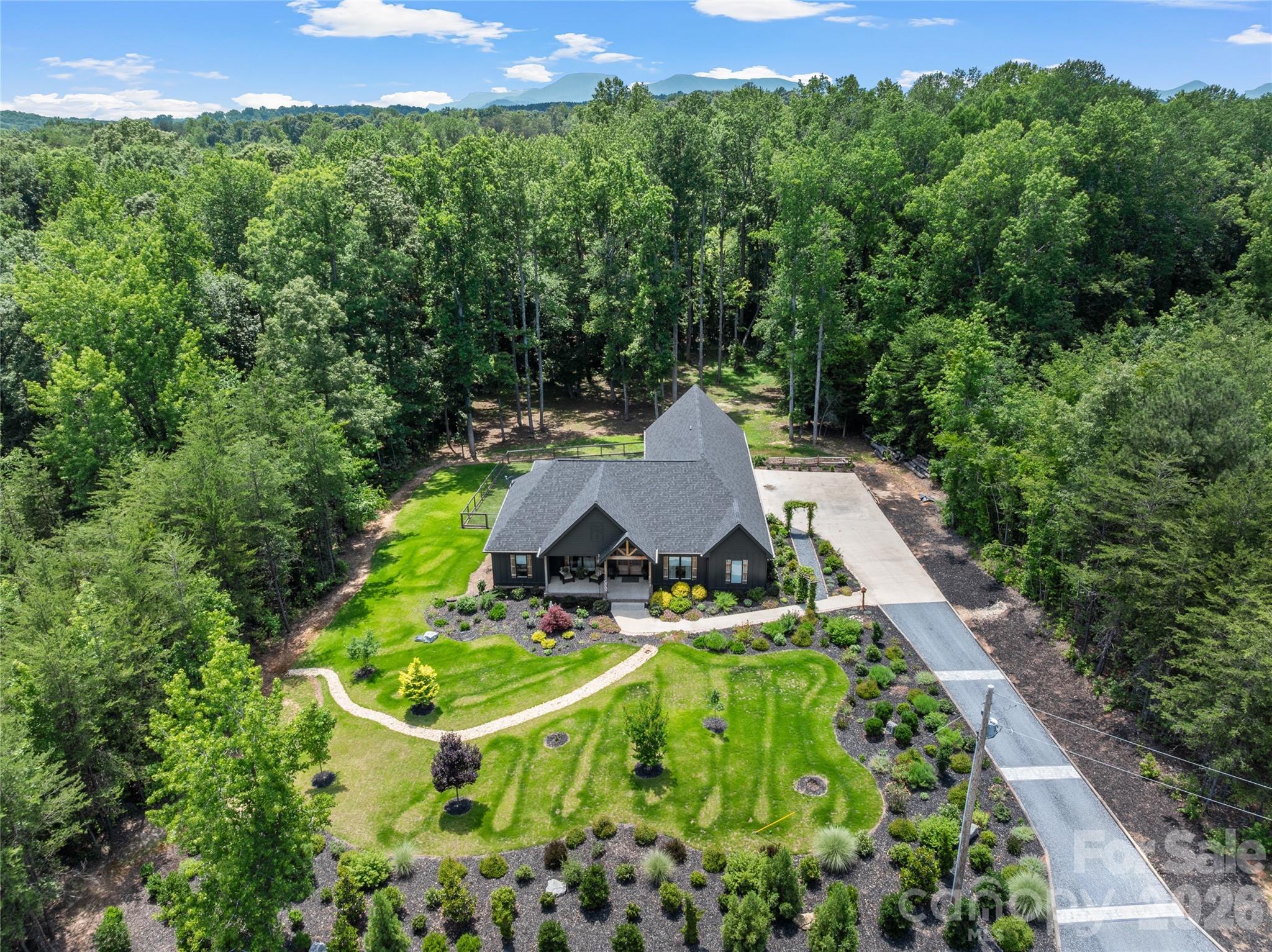 1844 Golf Course Road — Columbus