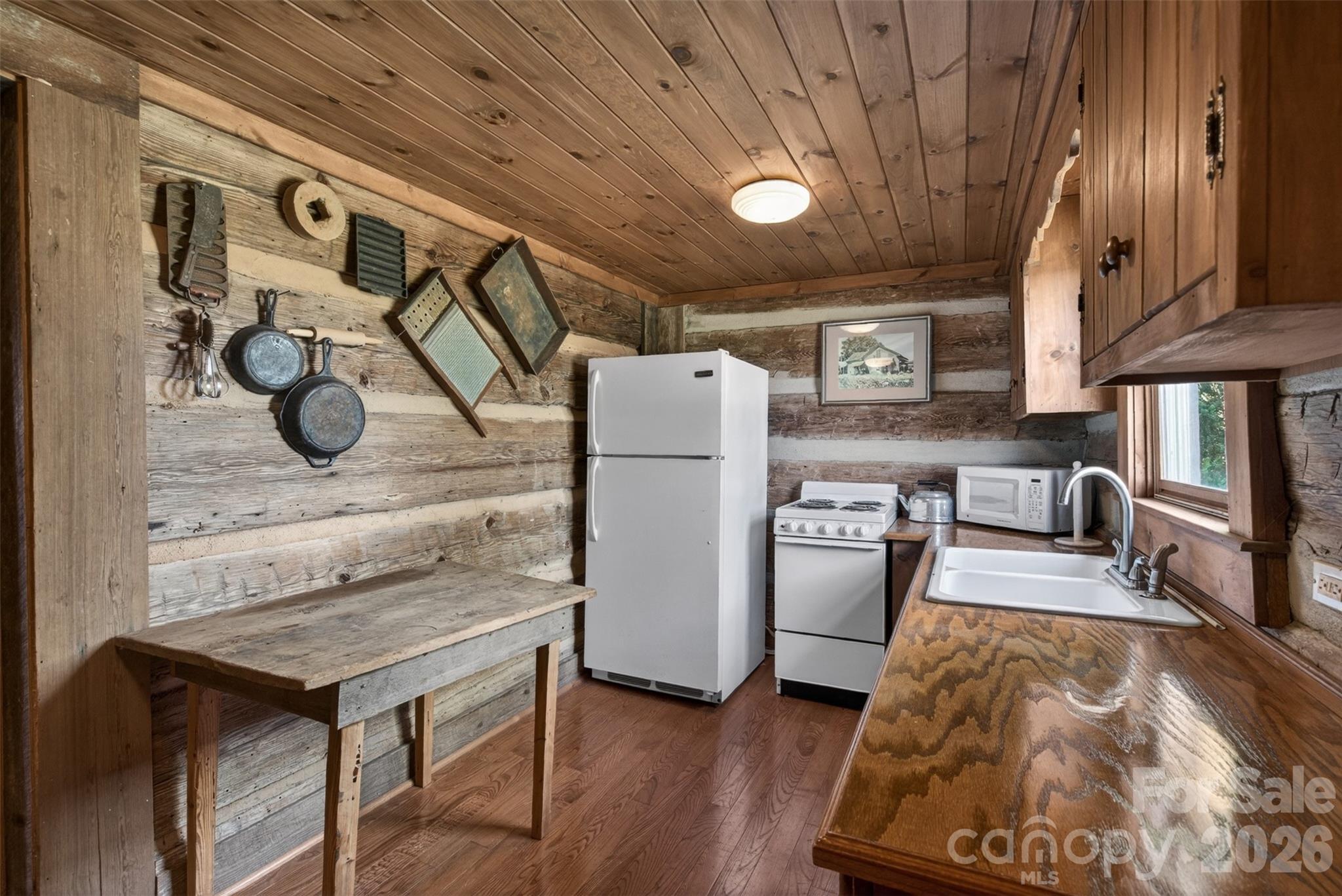 485 Frog Creek Road — Union Mills