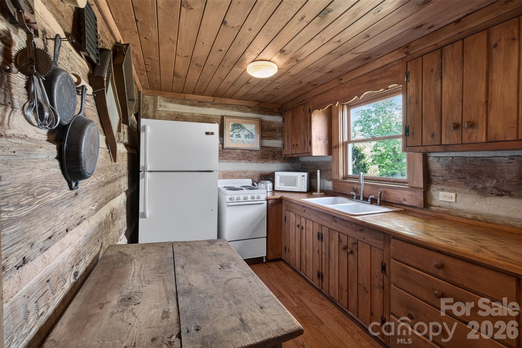 485 Frog Creek Road — Union Mills