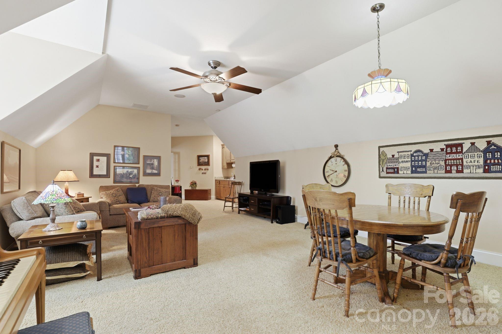 7631 Dellinger Road — Denver