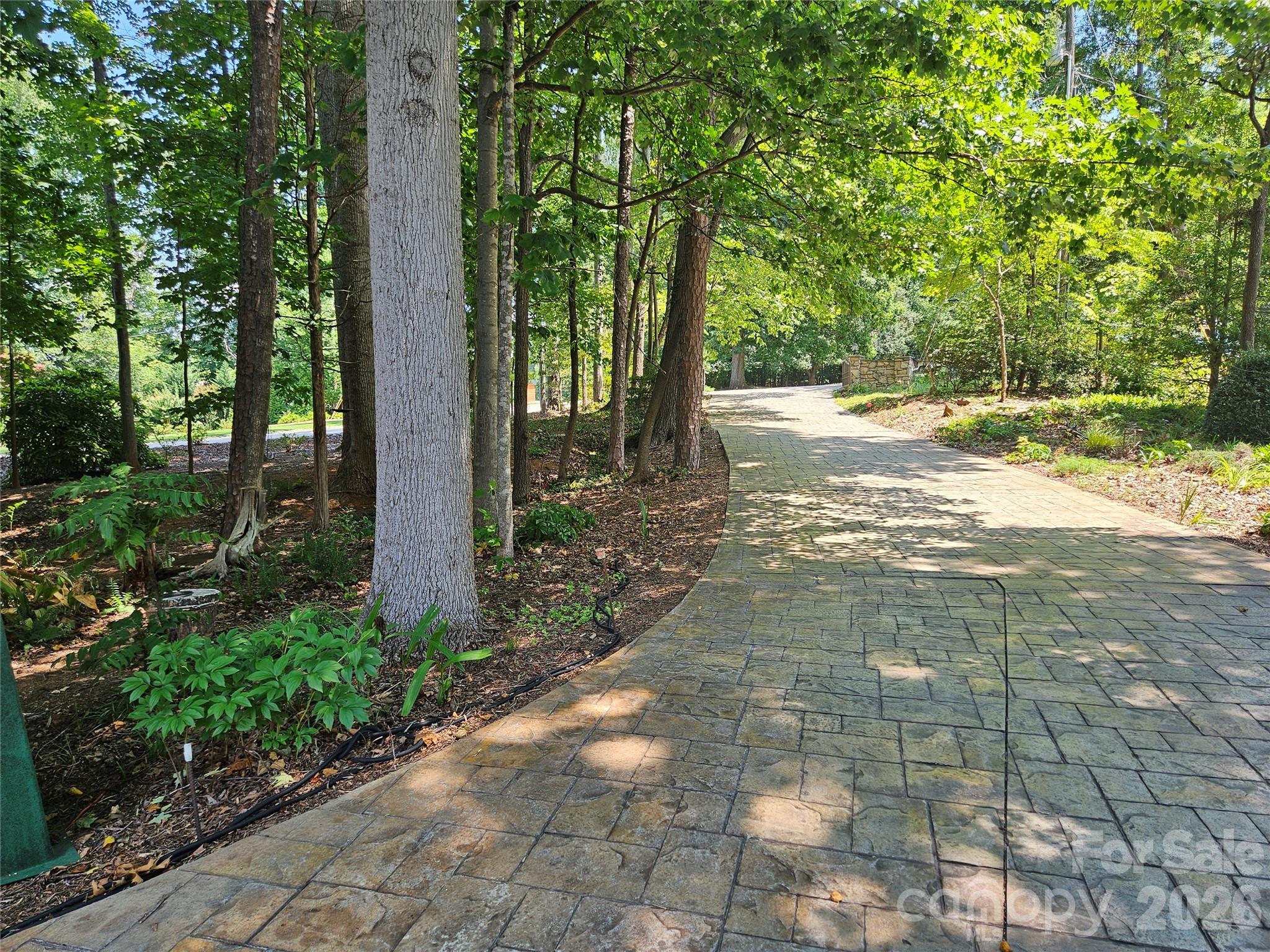 7631 Dellinger Road — Denver