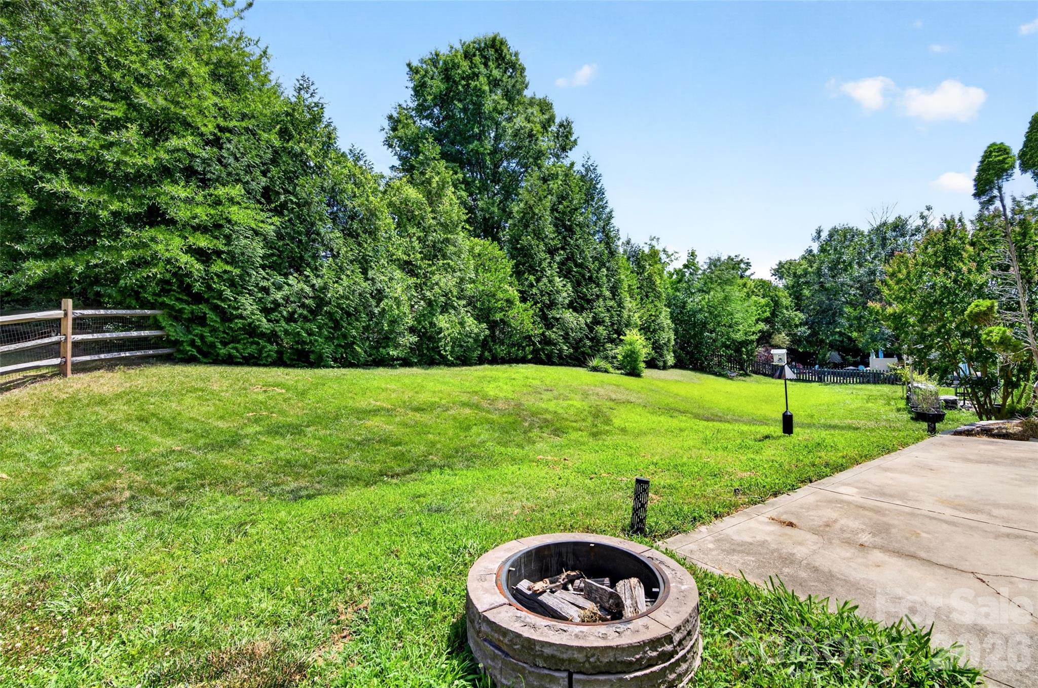142 Elrosa Road — Mooresville