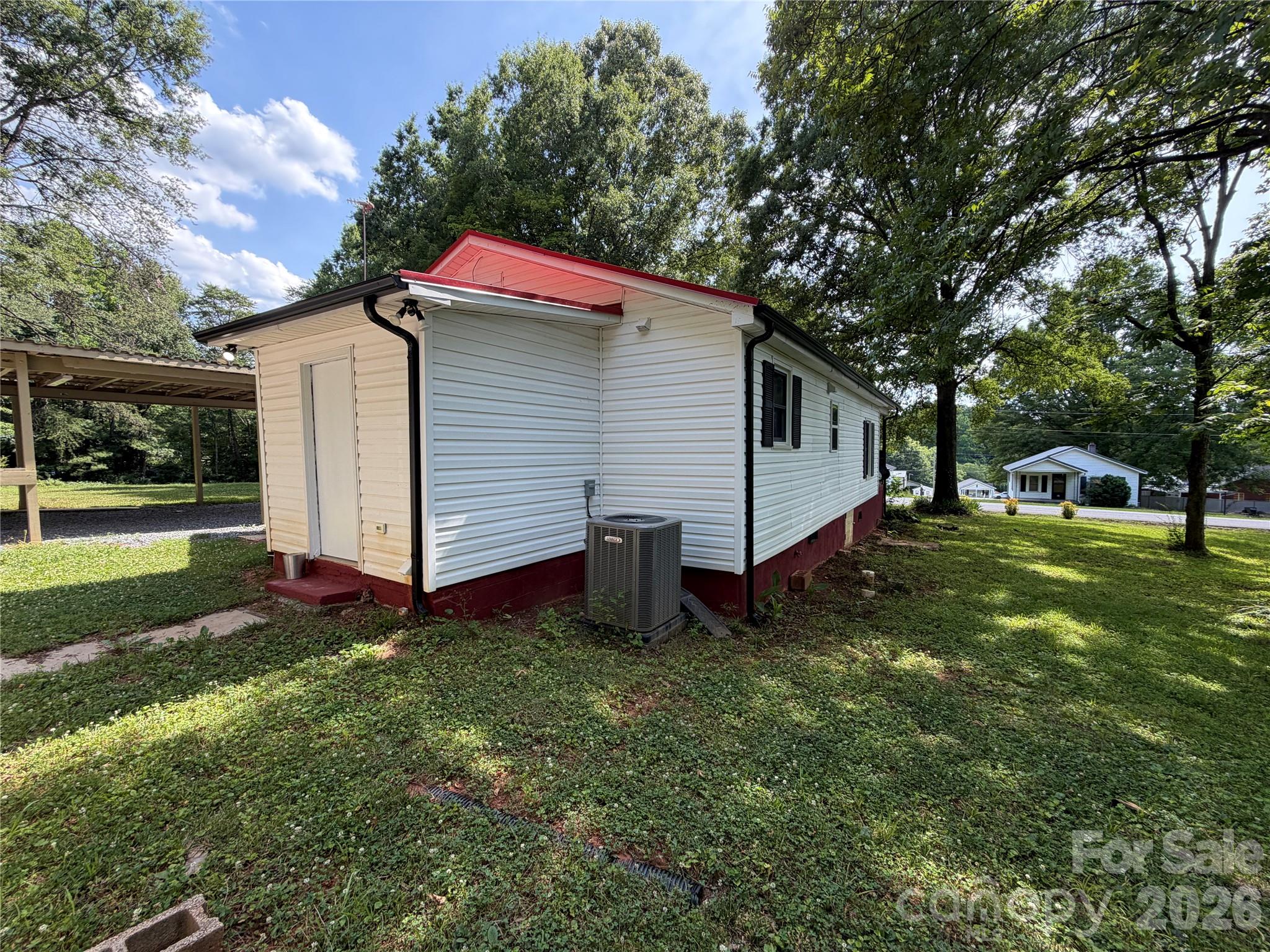 55 S Hildebran Avenue — Newton