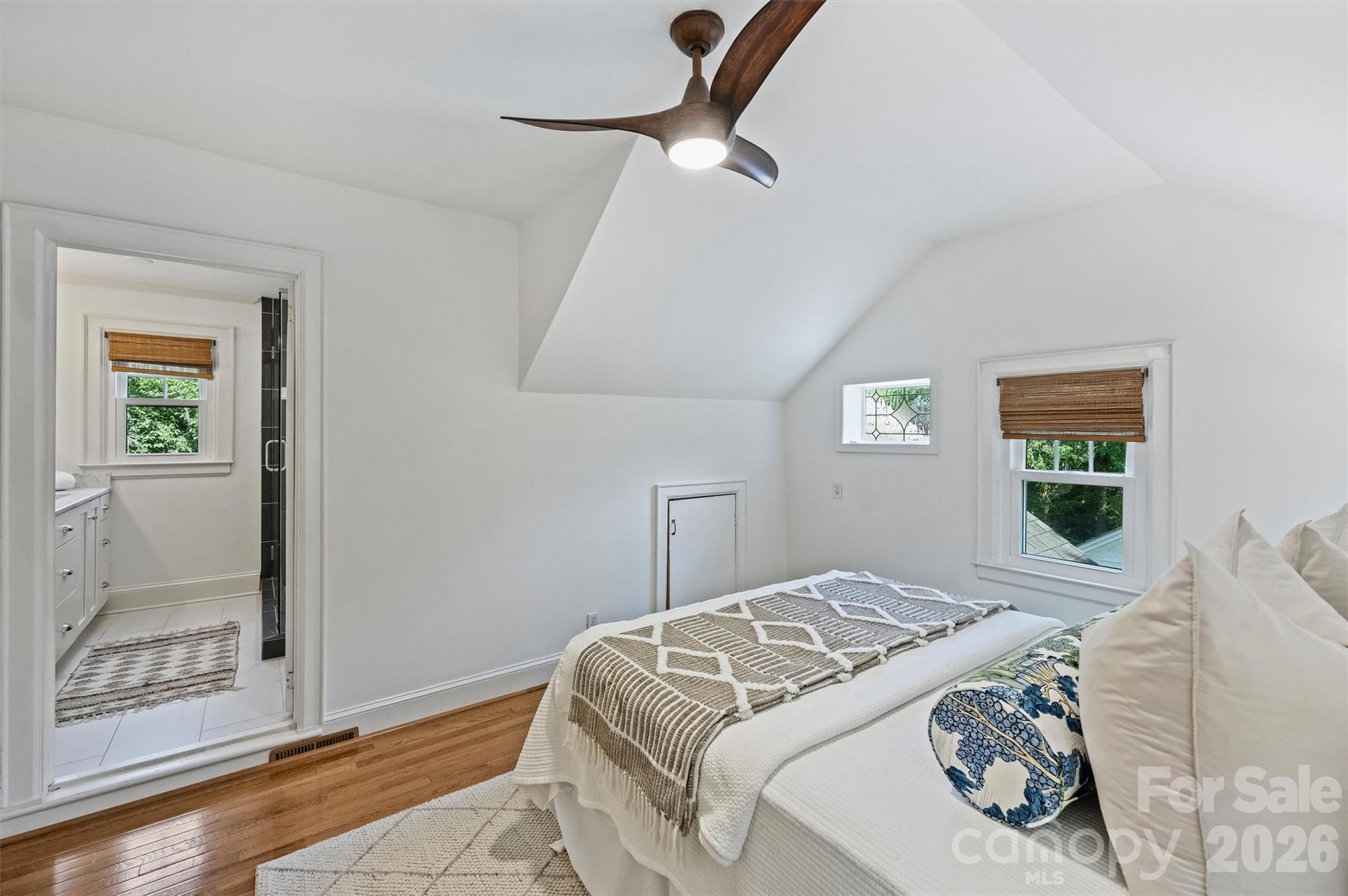 1633 Nassau Boulevard — Charlotte