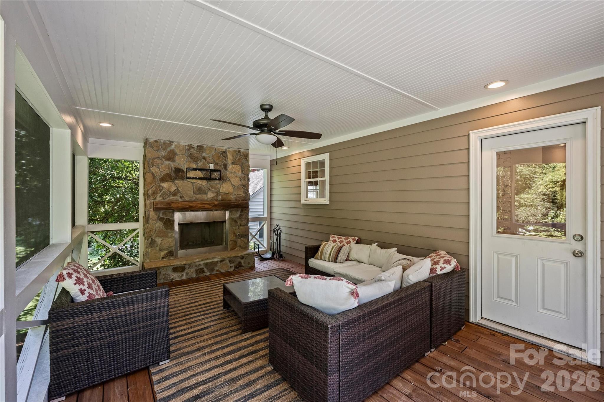 1633 Nassau Boulevard — Charlotte