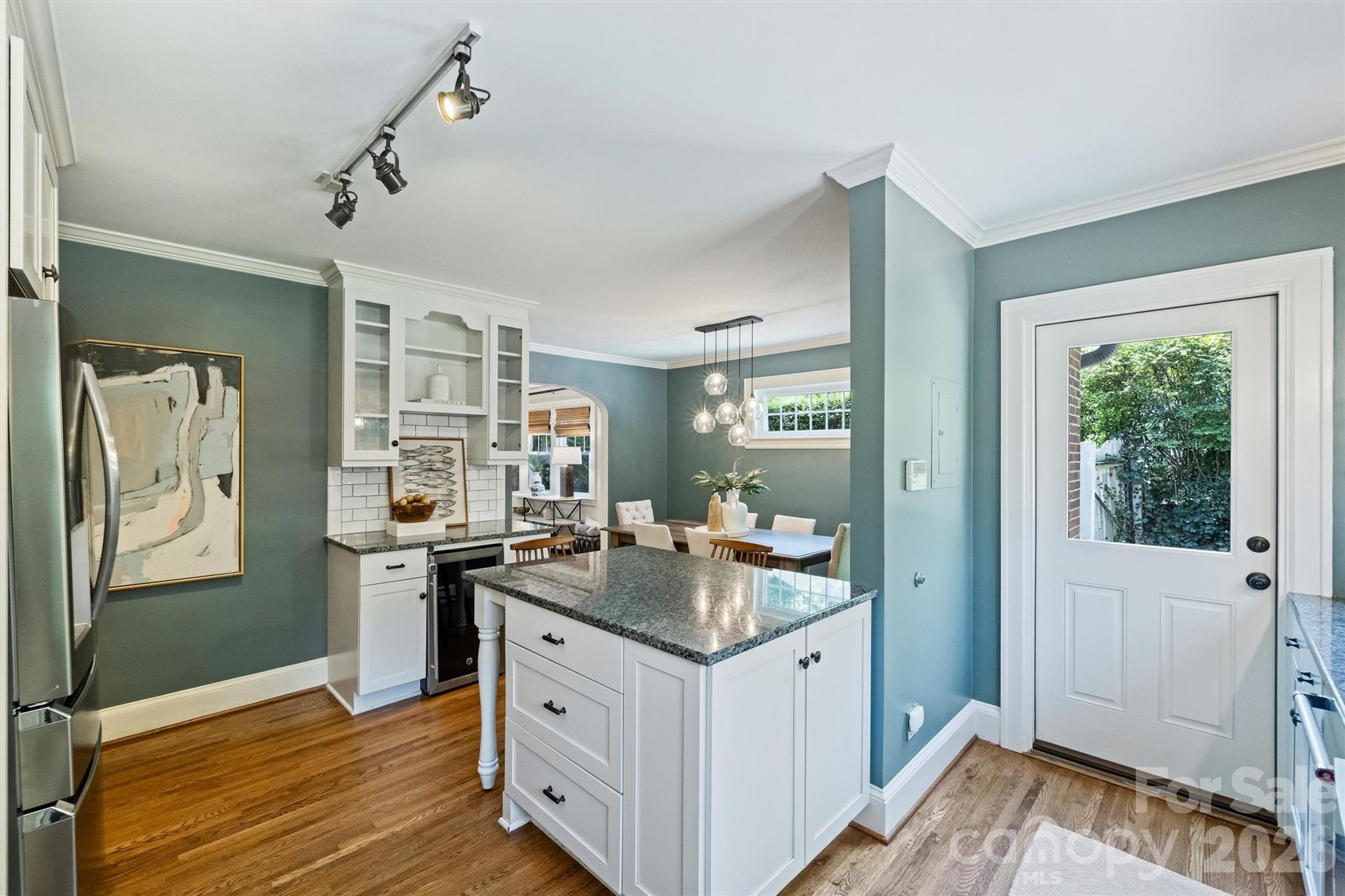 1633 Nassau Boulevard — Charlotte