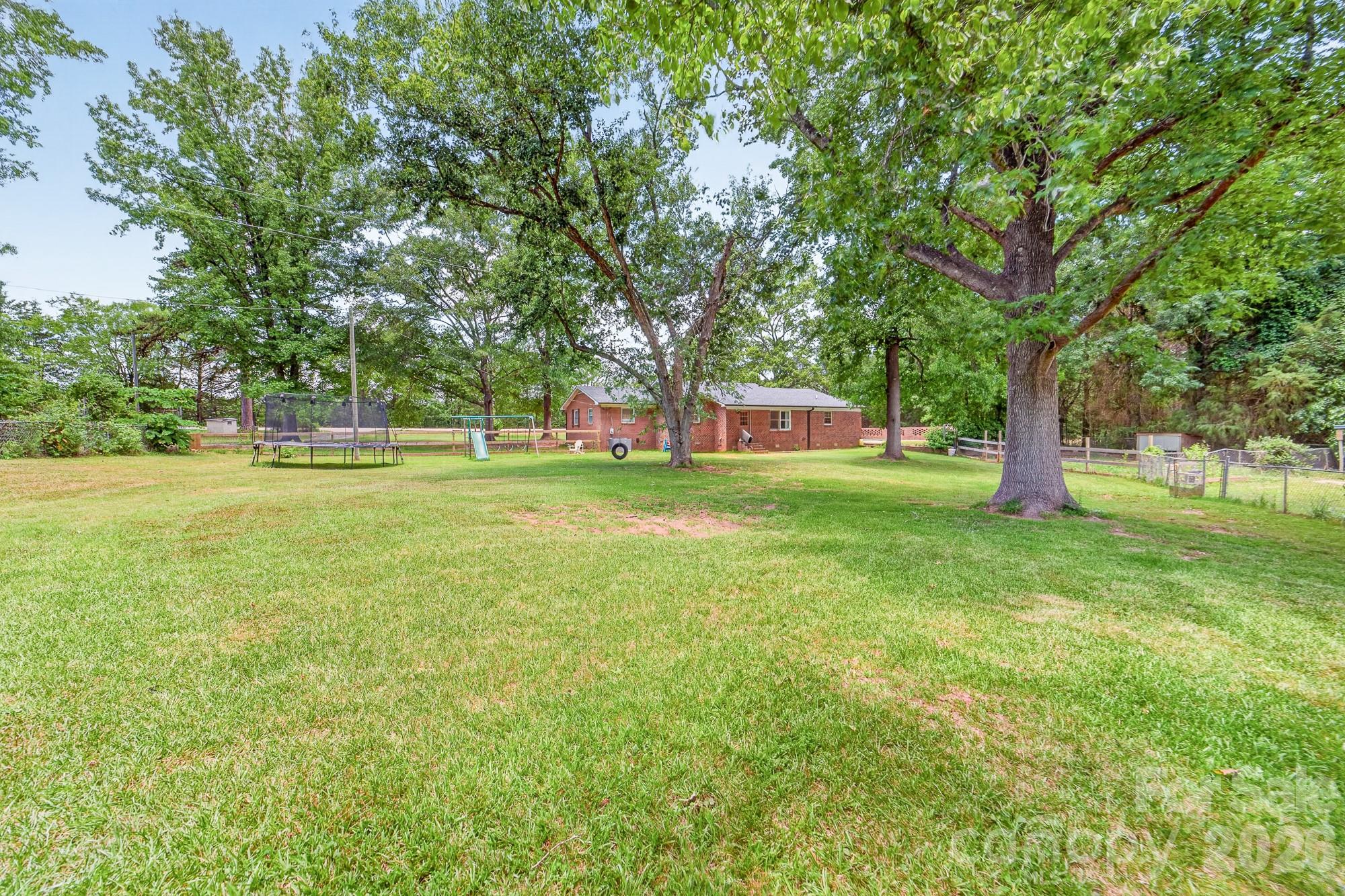 2446 Wood Road — York