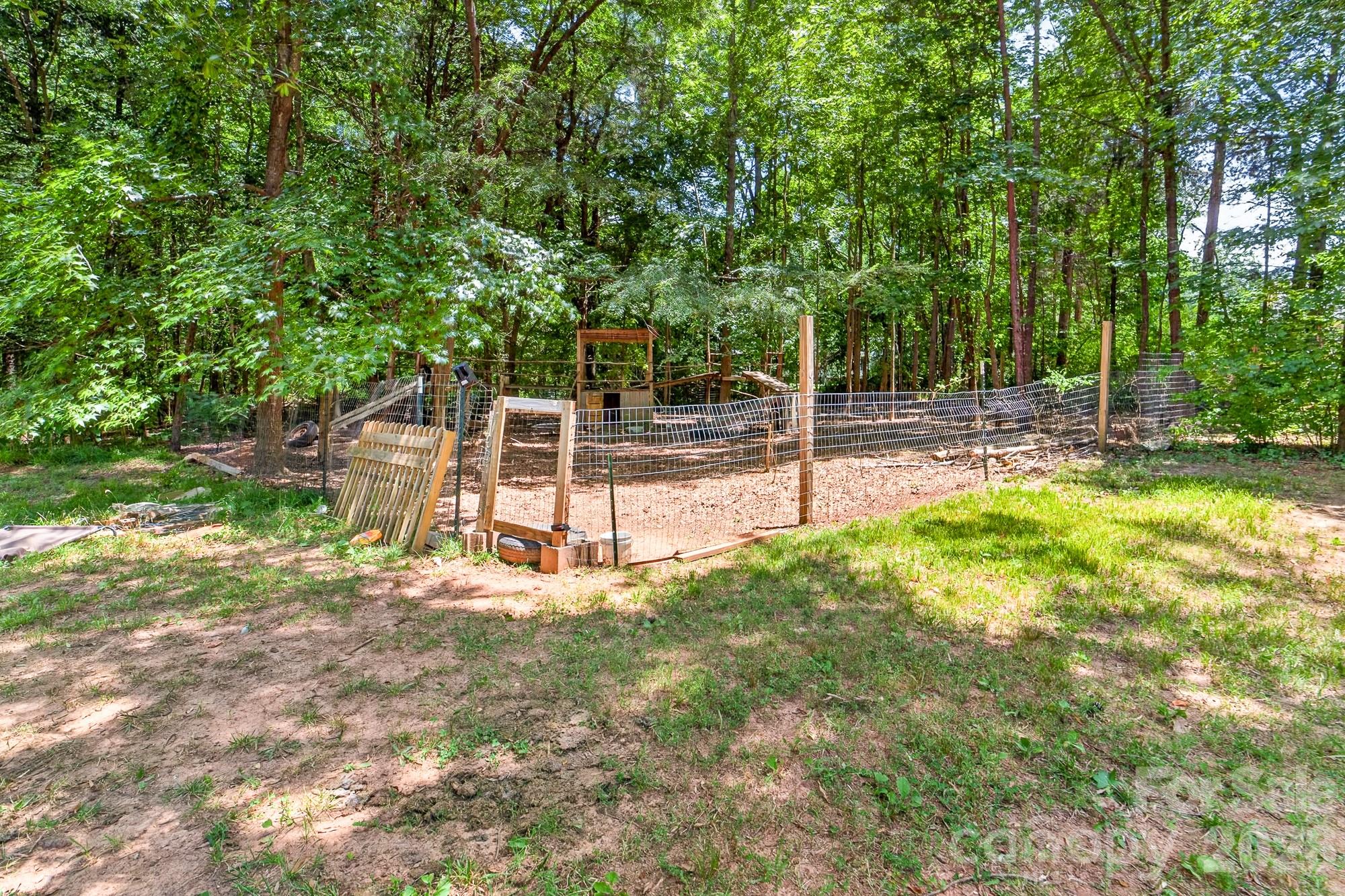 2446 Wood Road — York