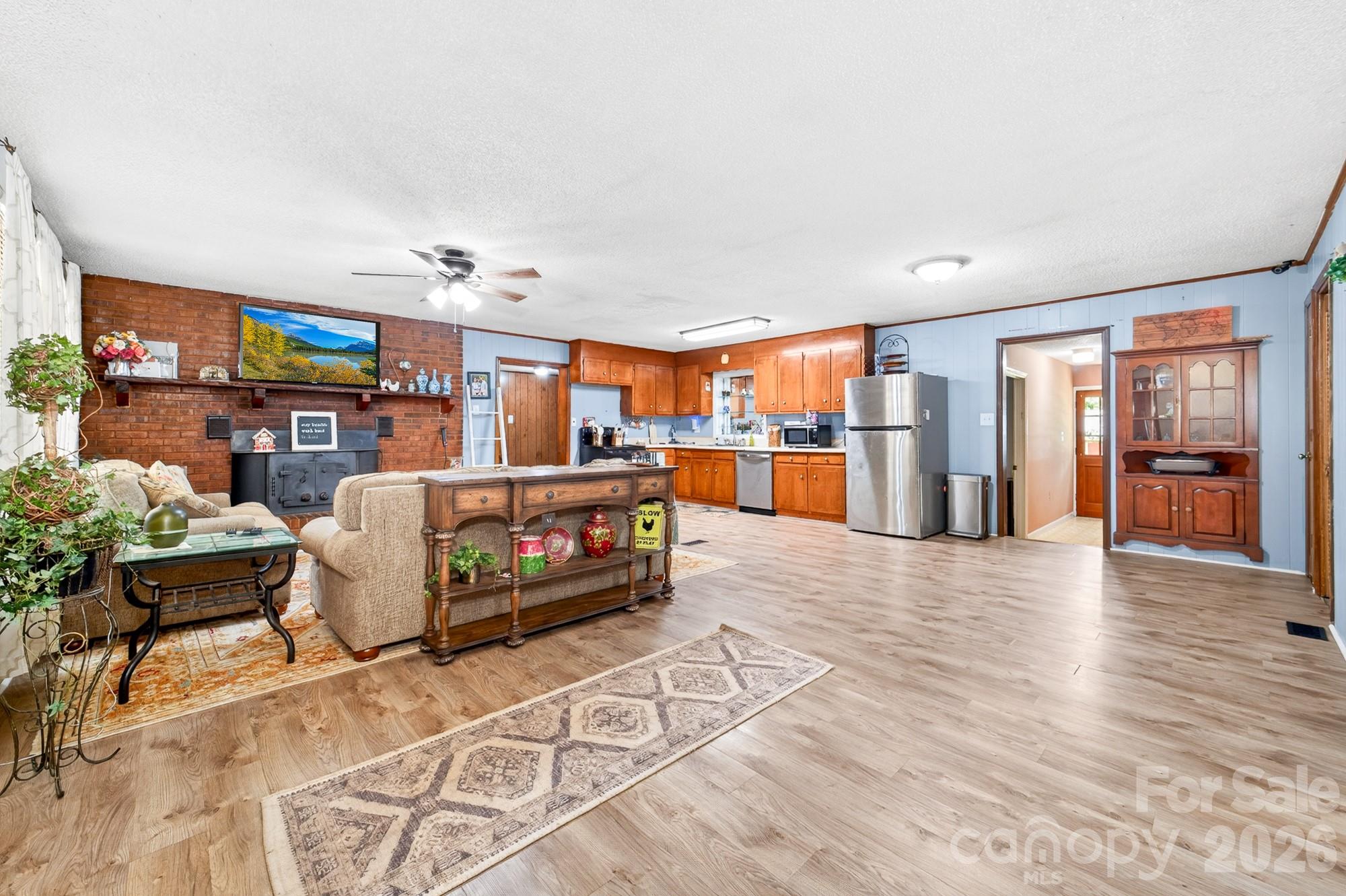 2446 Wood Road — York