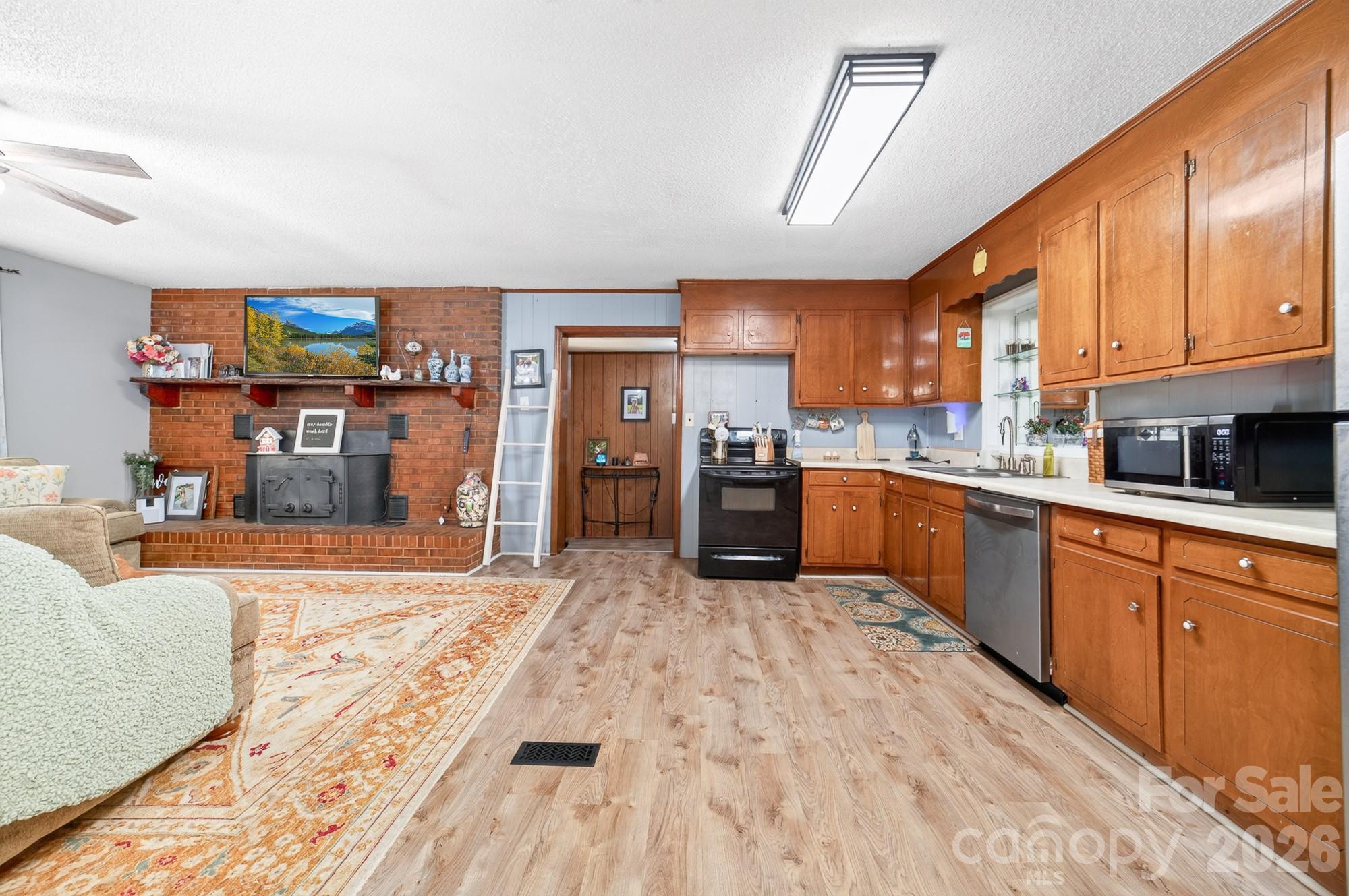 2446 Wood Road — York