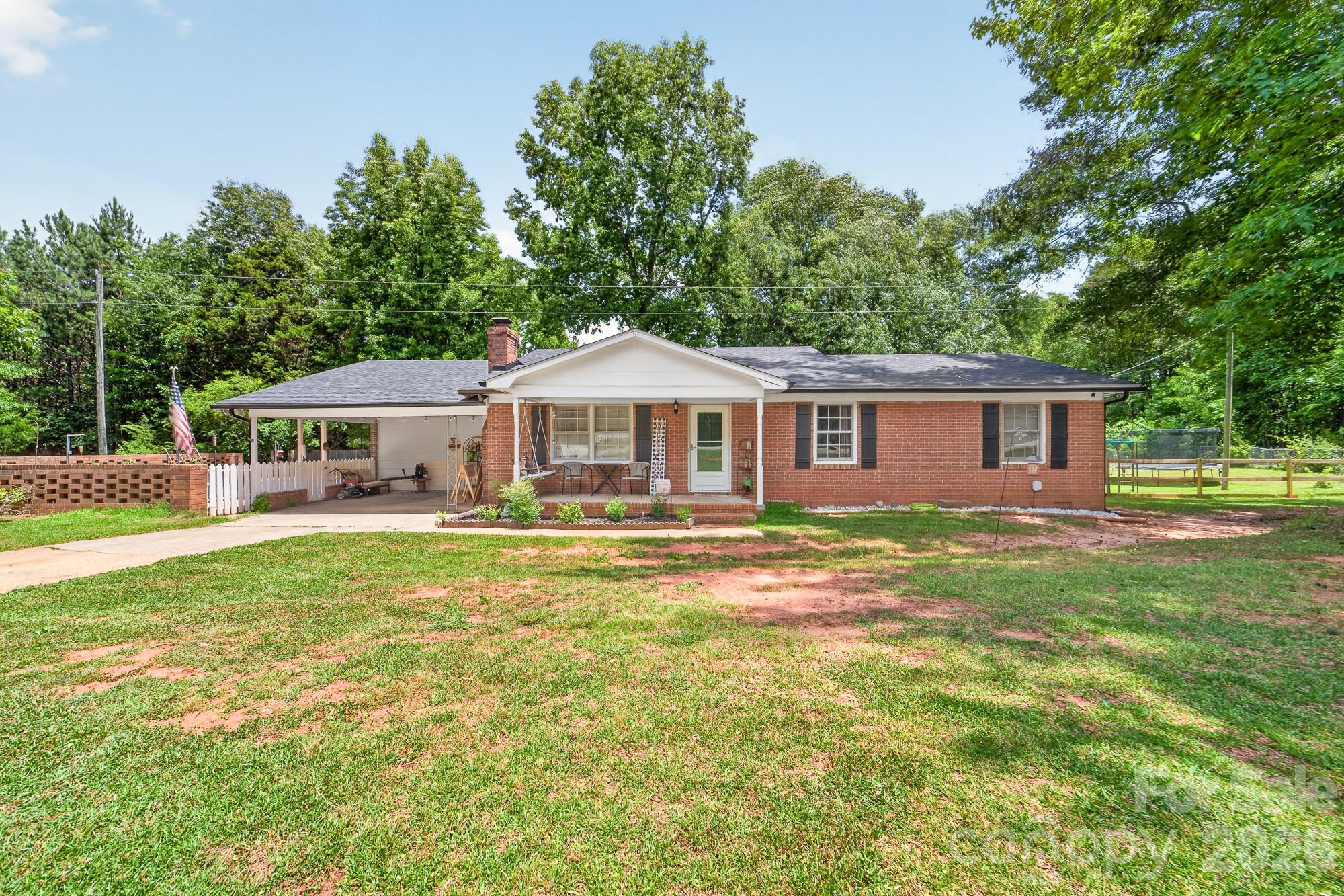 2446 Wood Road — York