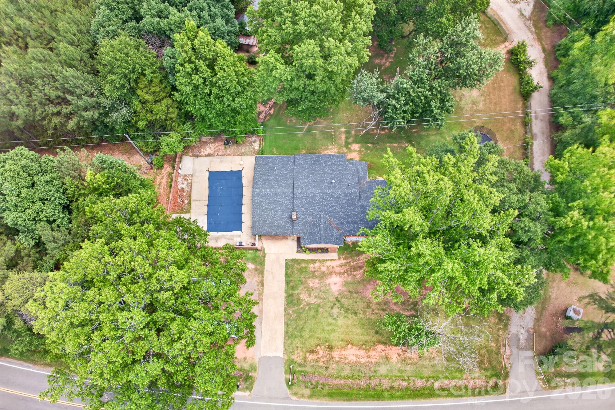 2446 Wood Road — York