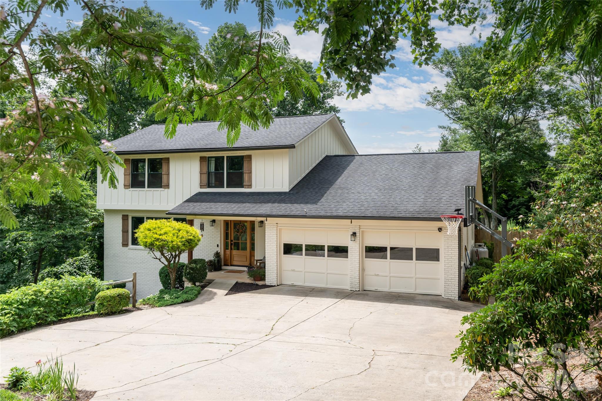 24 Audubon Drive — Asheville