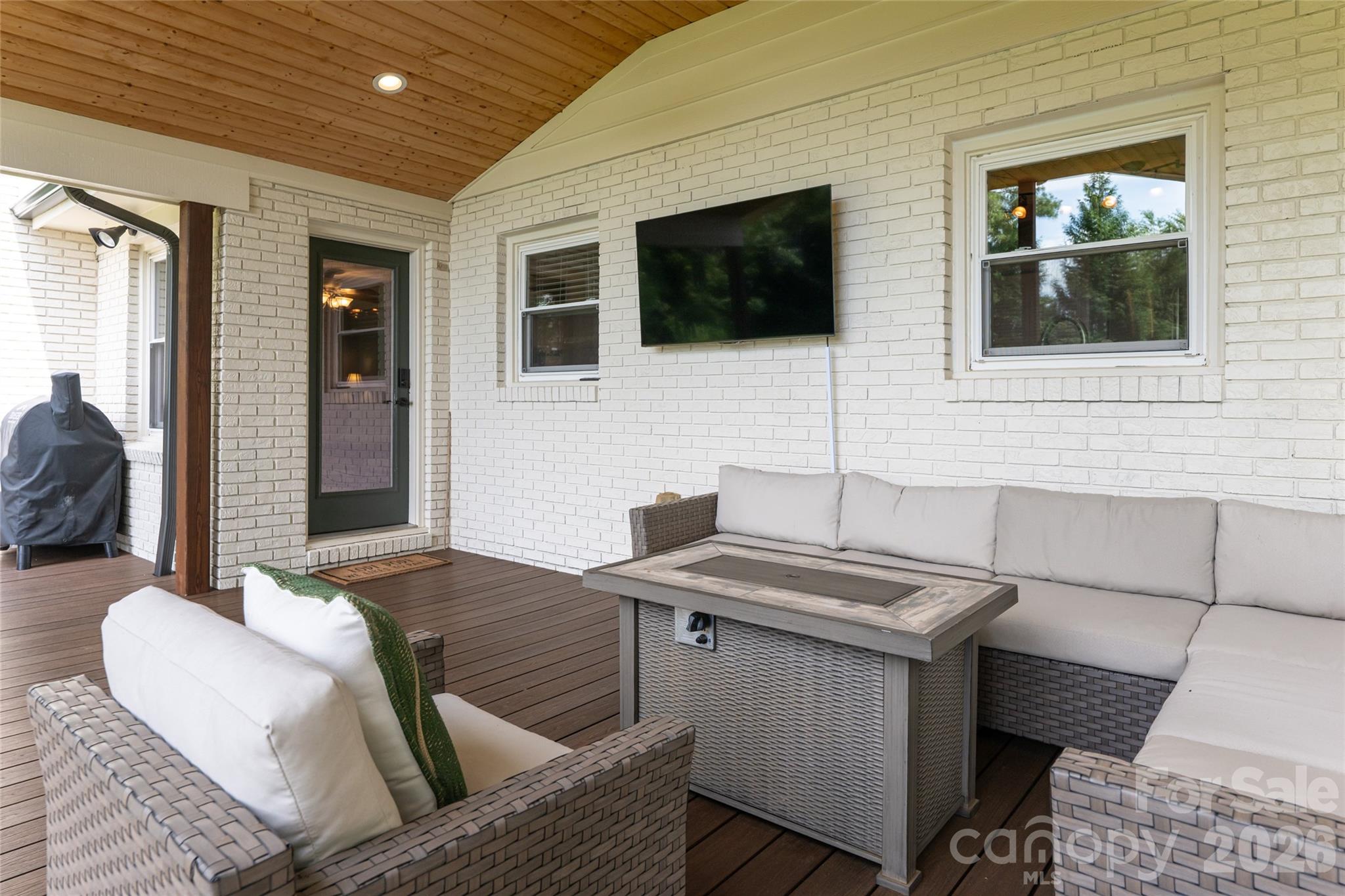 24 Audubon Drive — Asheville