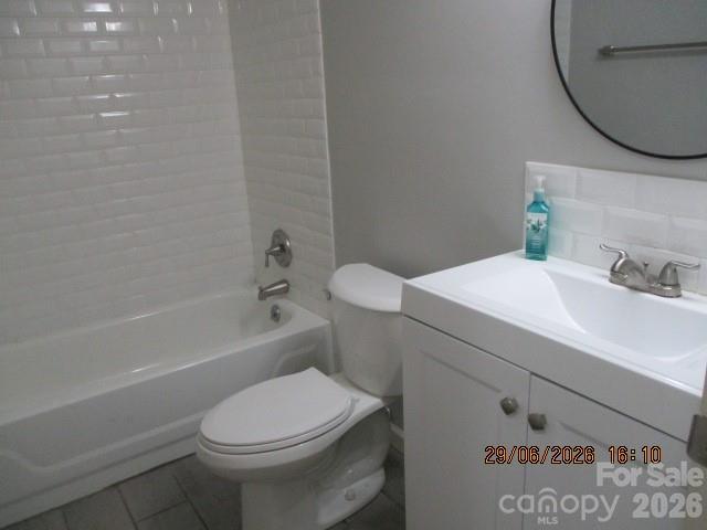 8631 Carmel Road — Charlotte