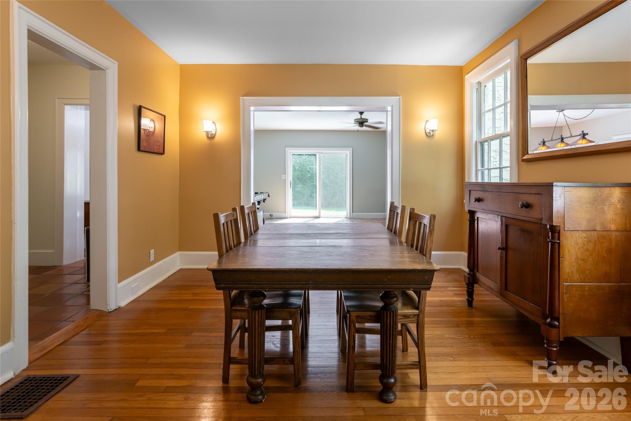 20 Buena Vista Road — Asheville