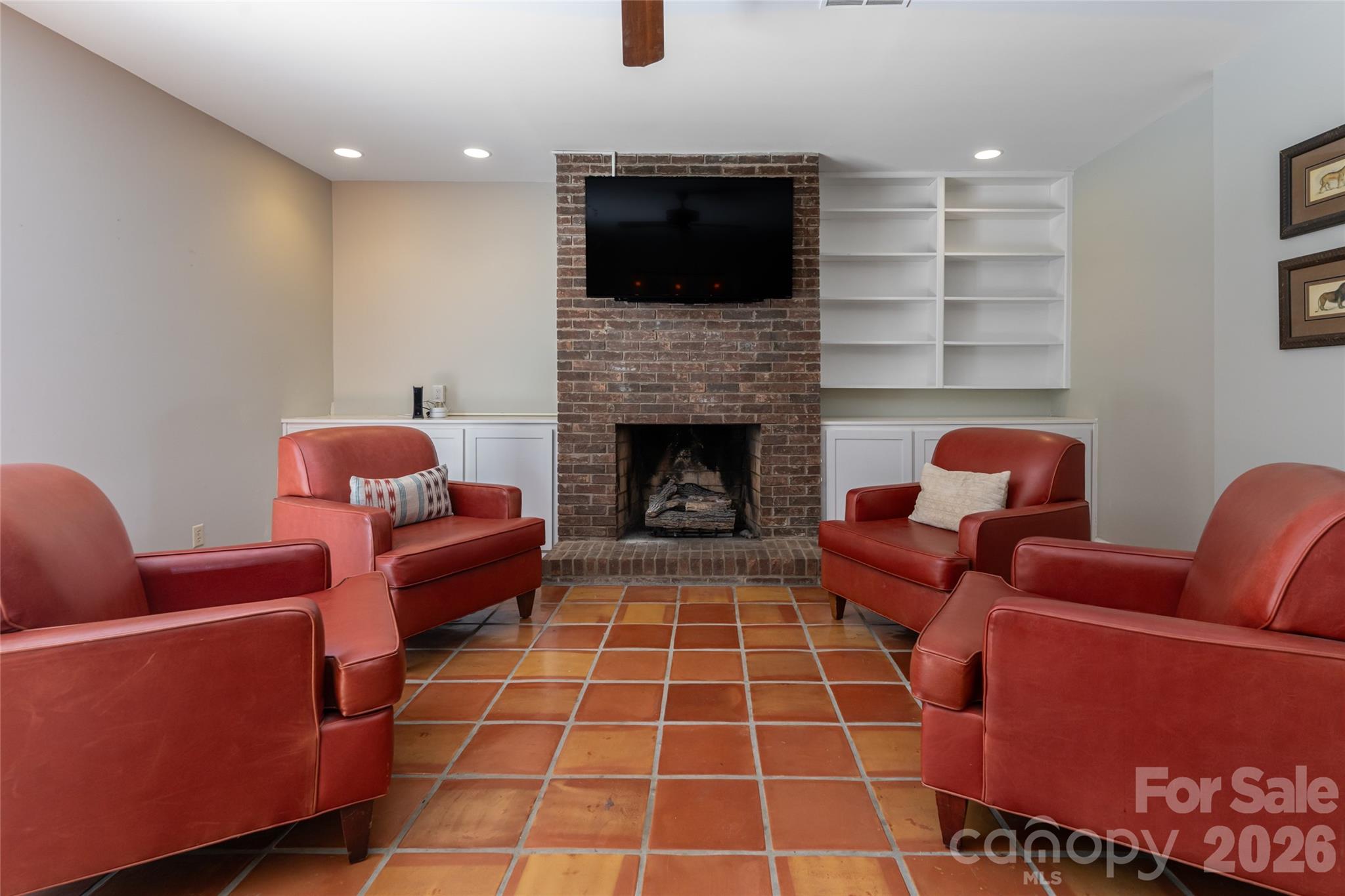20 Buena Vista Road — Asheville