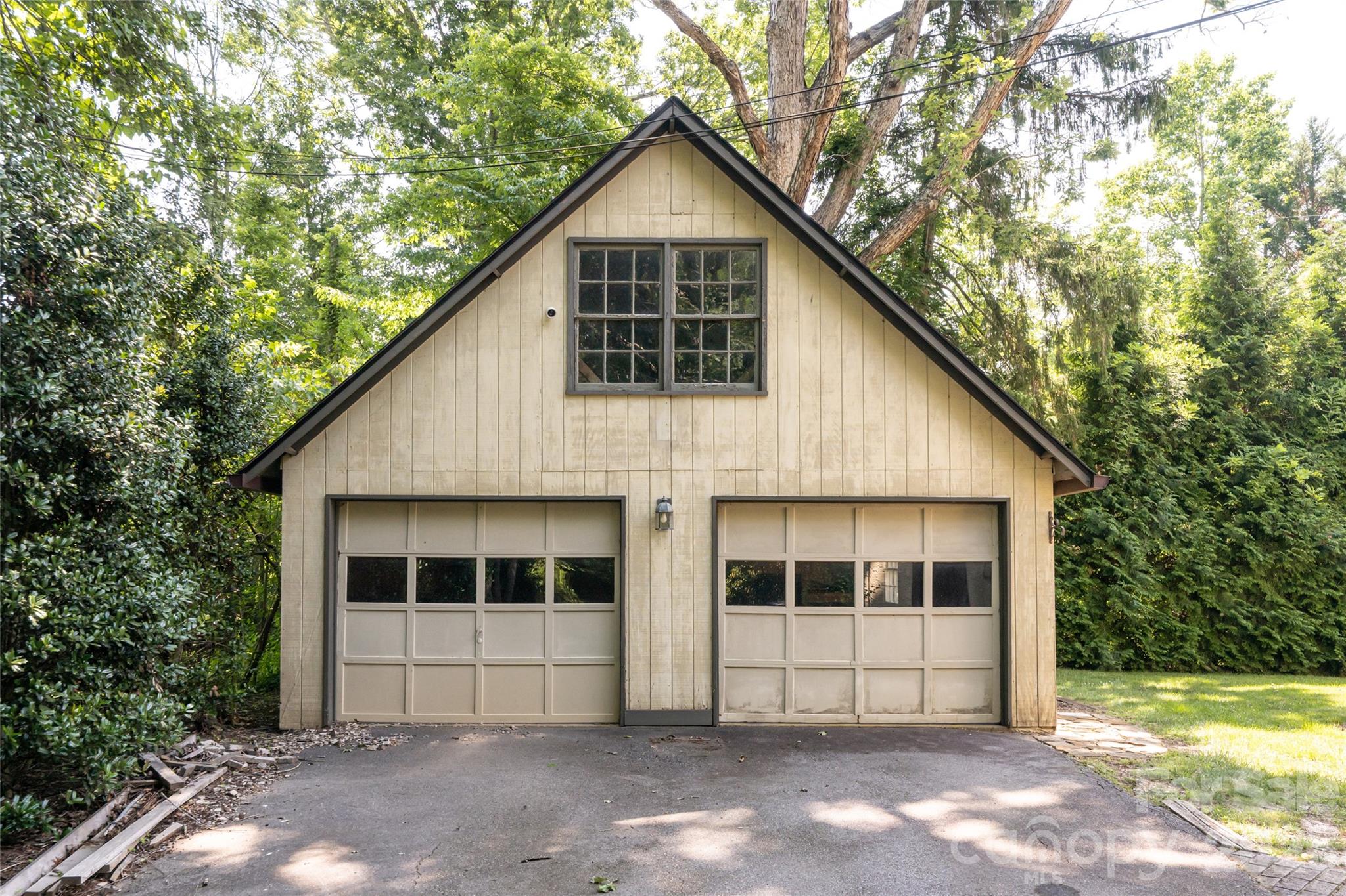 20 Buena Vista Road — Asheville