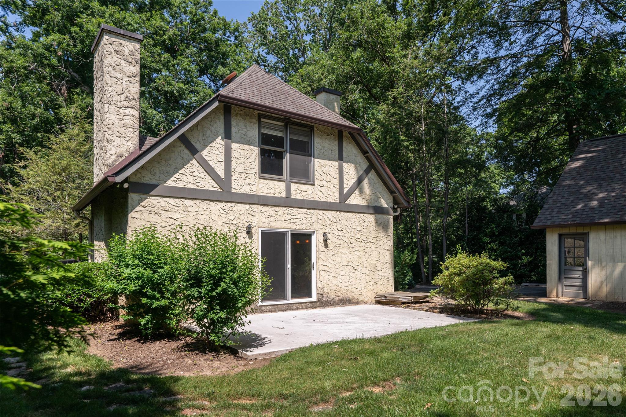 20 Buena Vista Road — Asheville