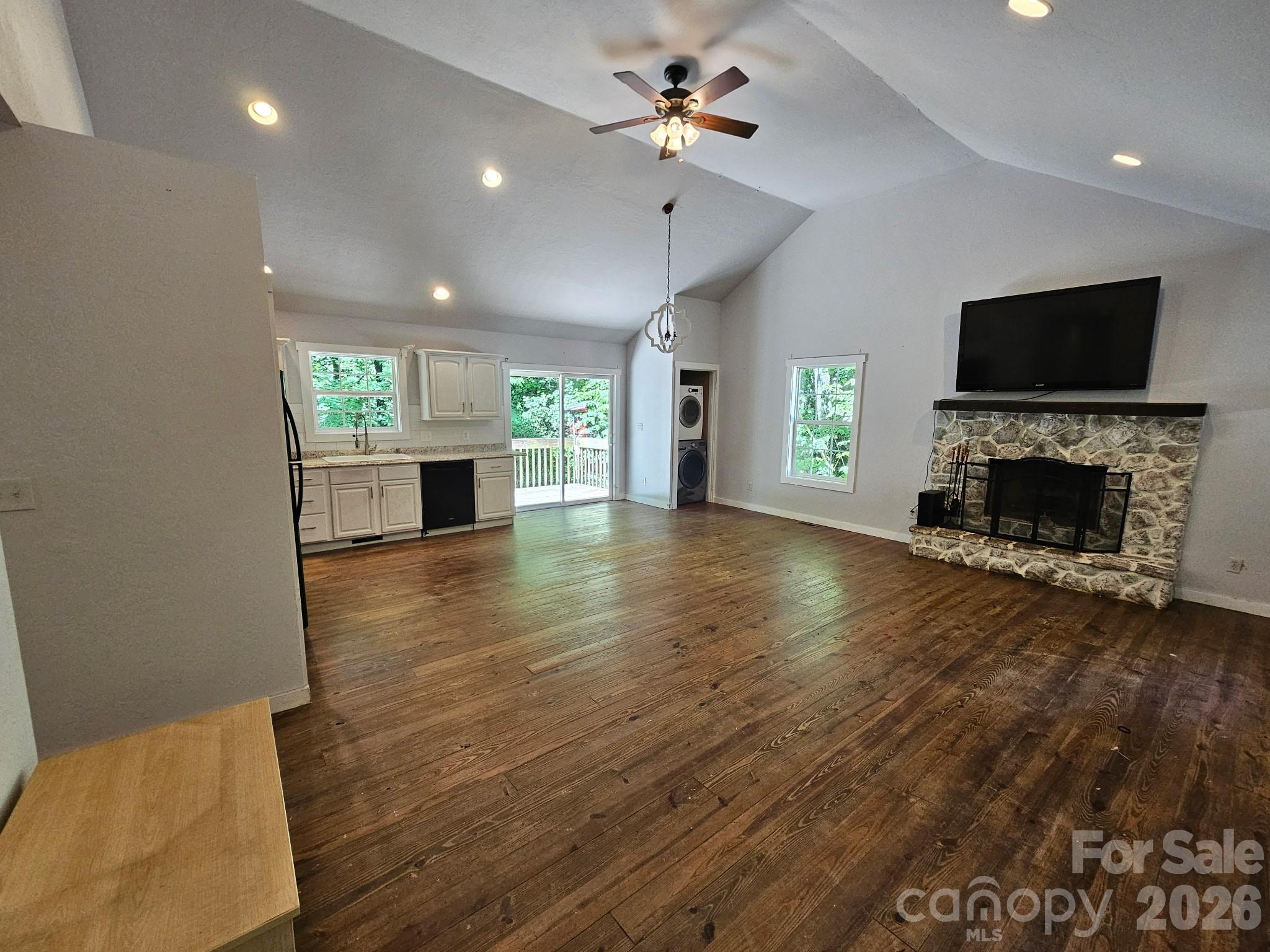 100 Squirrel Lane — Sapphire