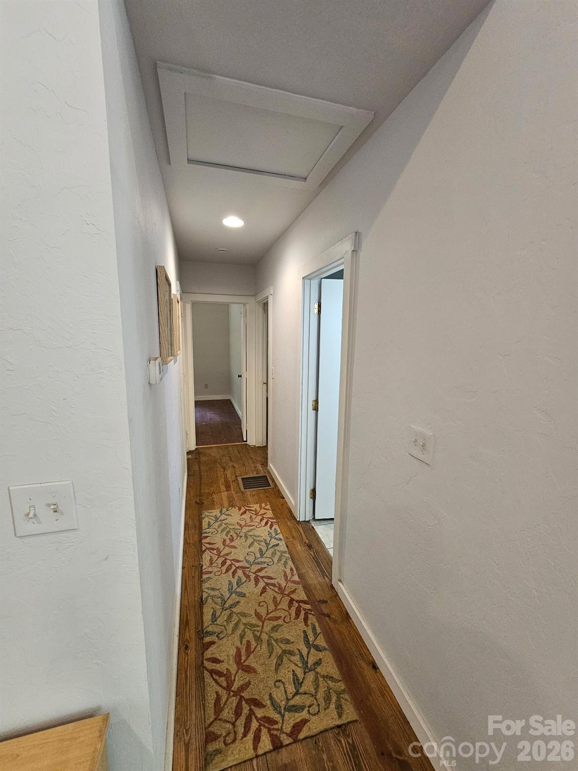 100 Squirrel Lane — Sapphire