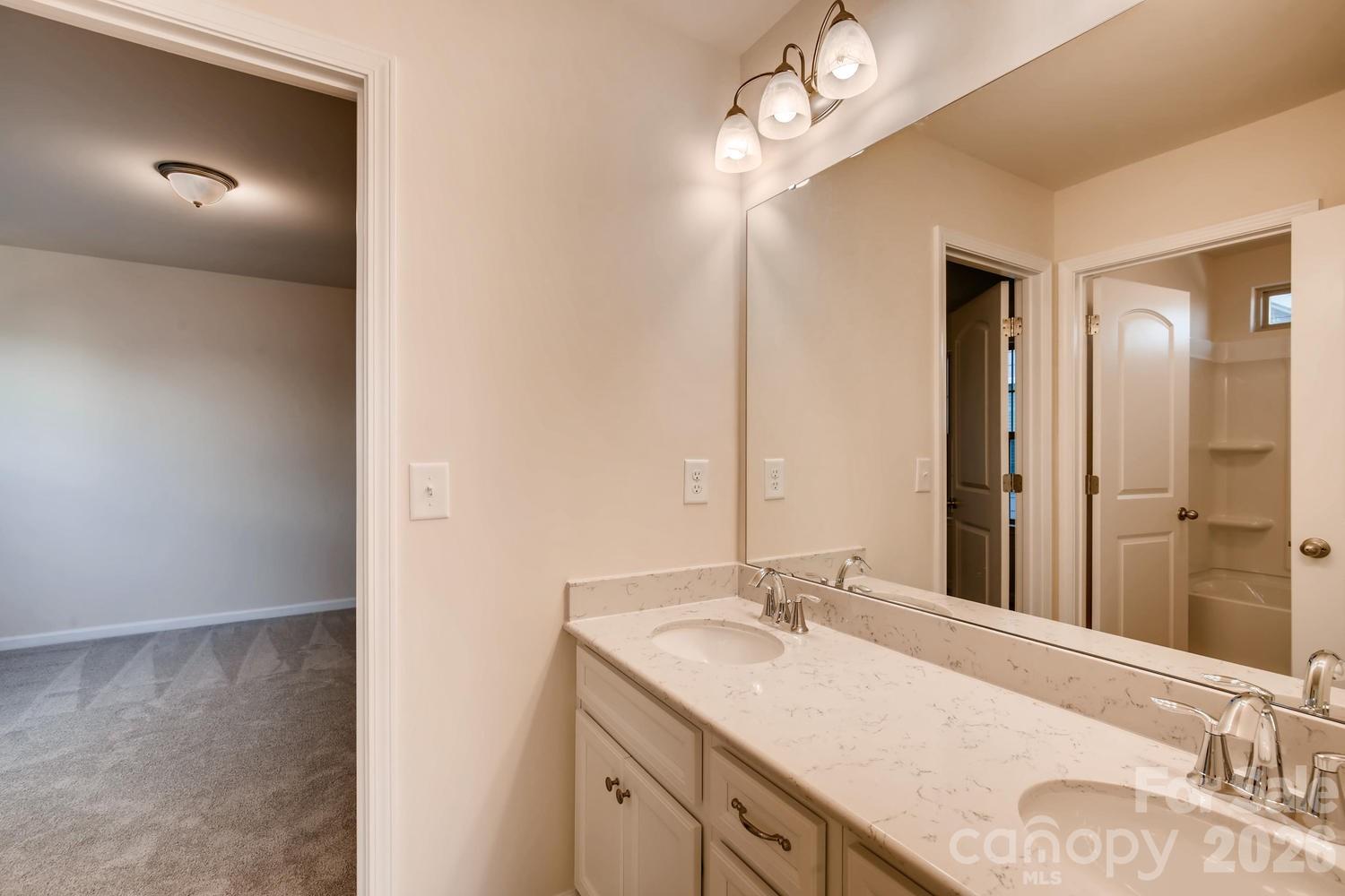 6418 Raffia Road — Charlotte