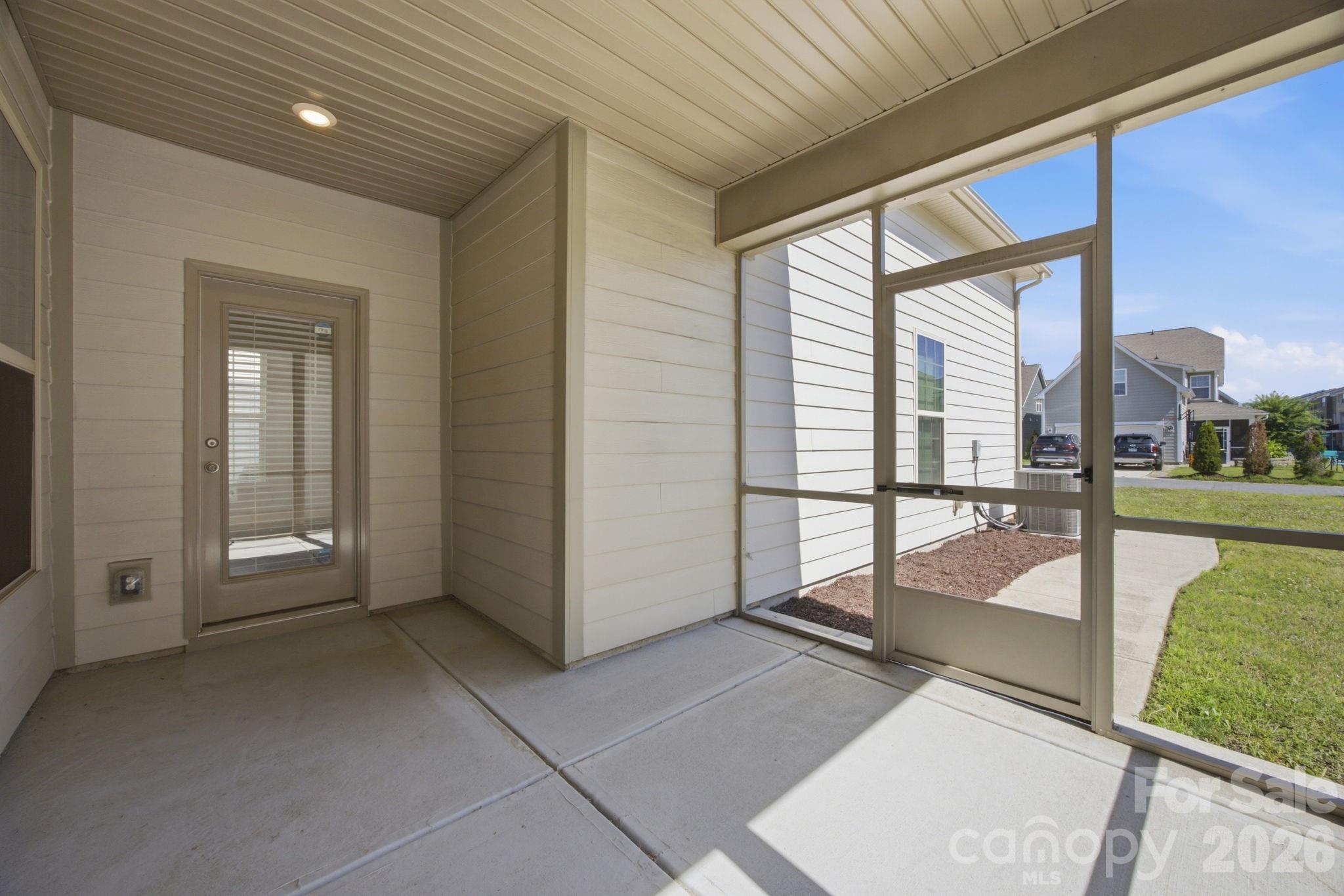 6418 Raffia Road — Charlotte