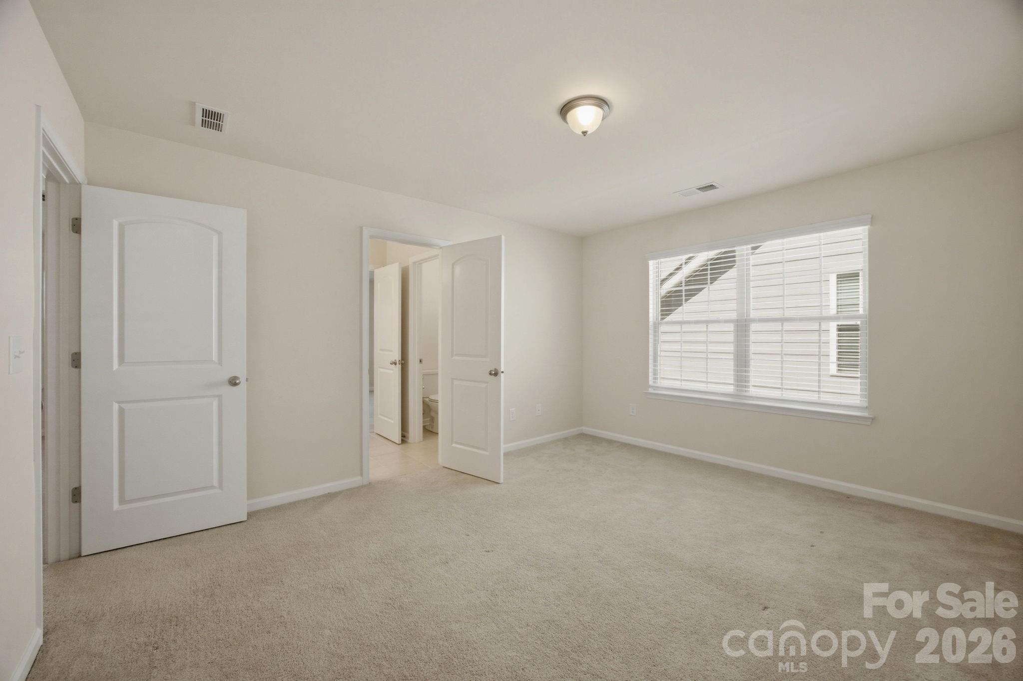 6418 Raffia Road — Charlotte