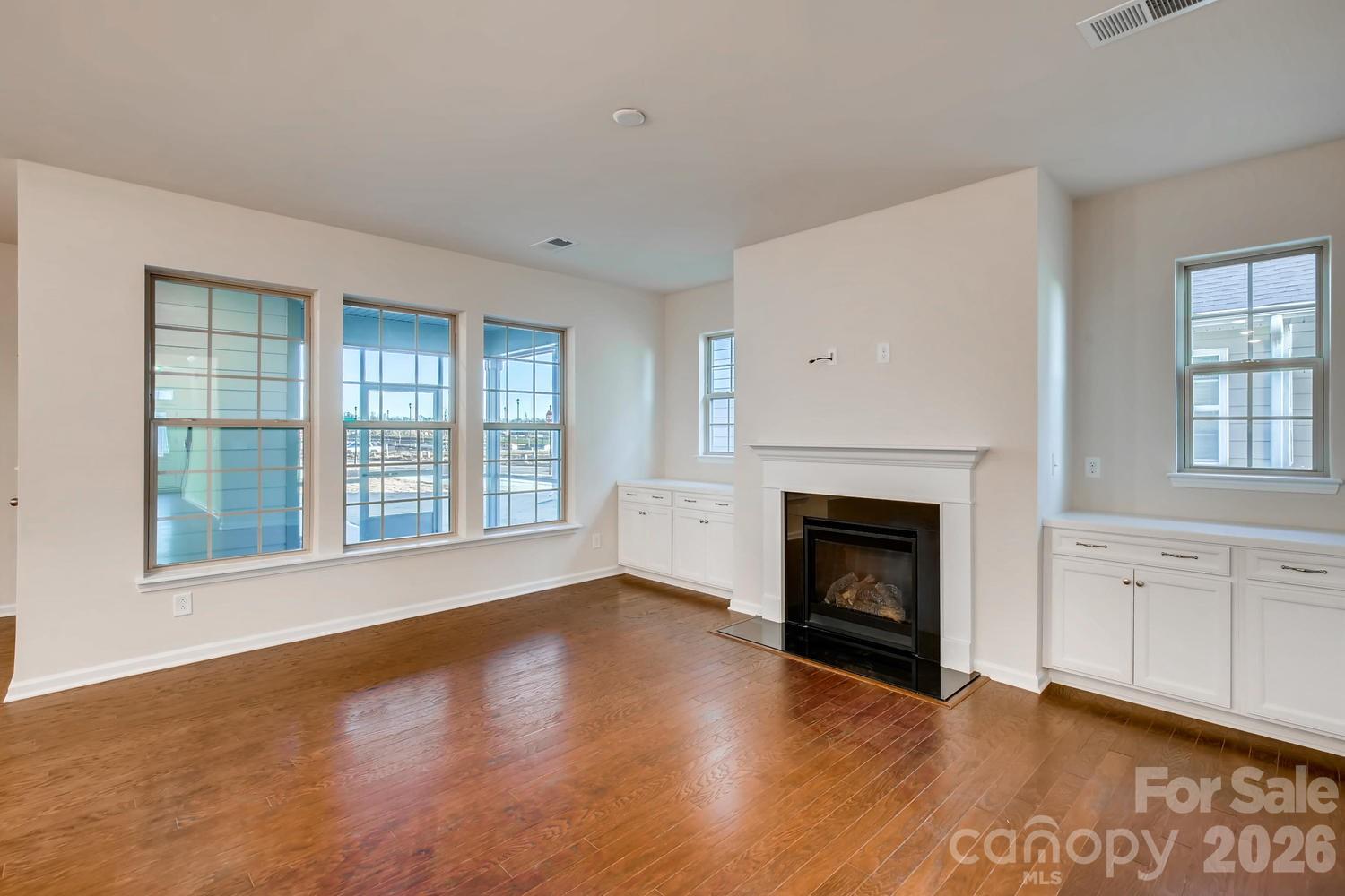 6418 Raffia Road — Charlotte