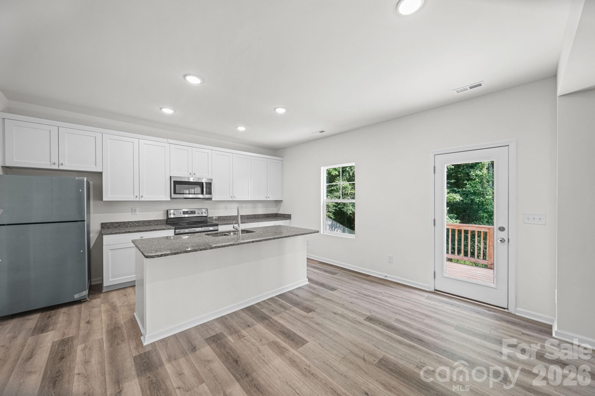 7725 E Lane Drive — Charlotte