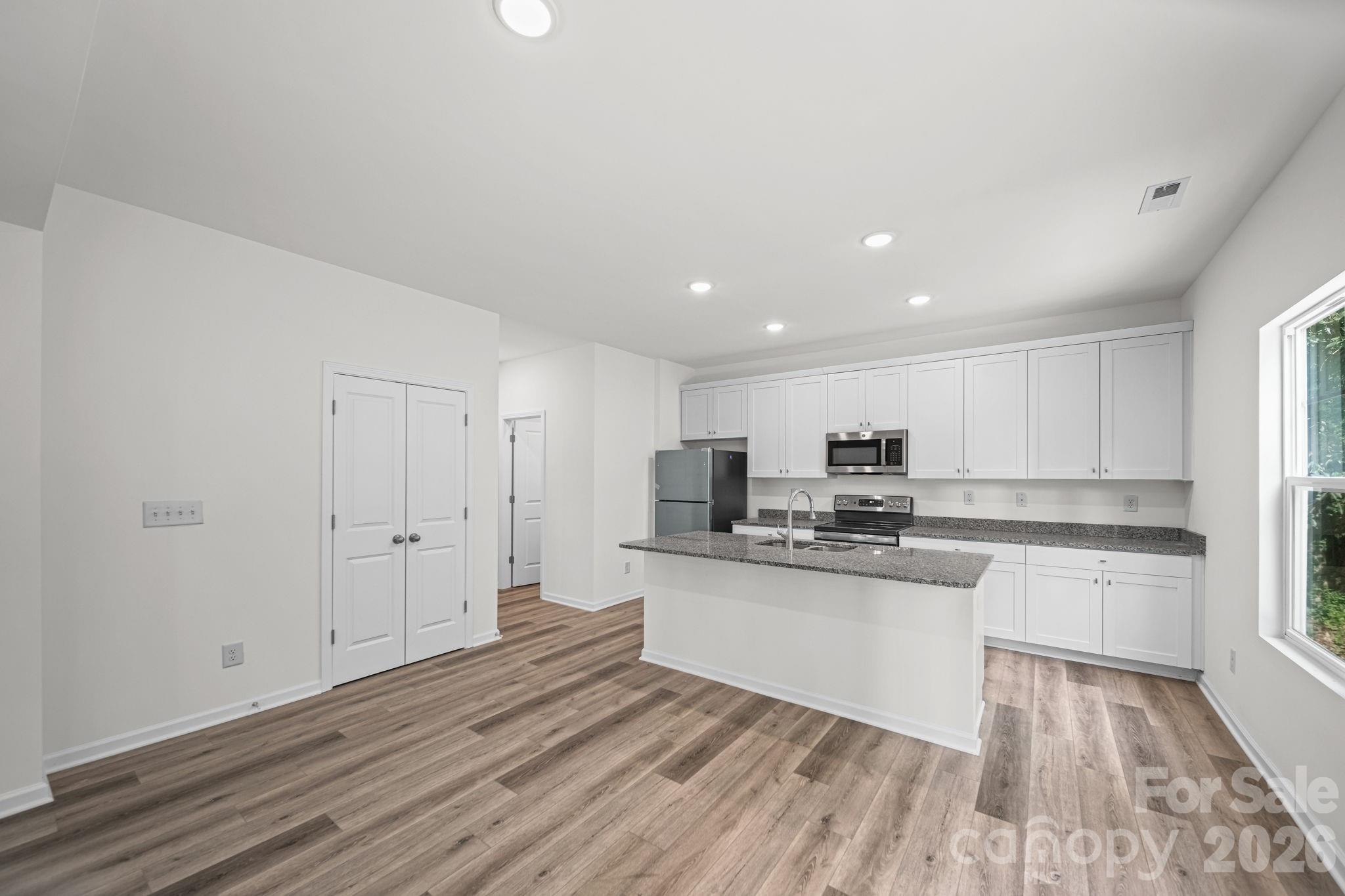 7725 E Lane Drive — Charlotte