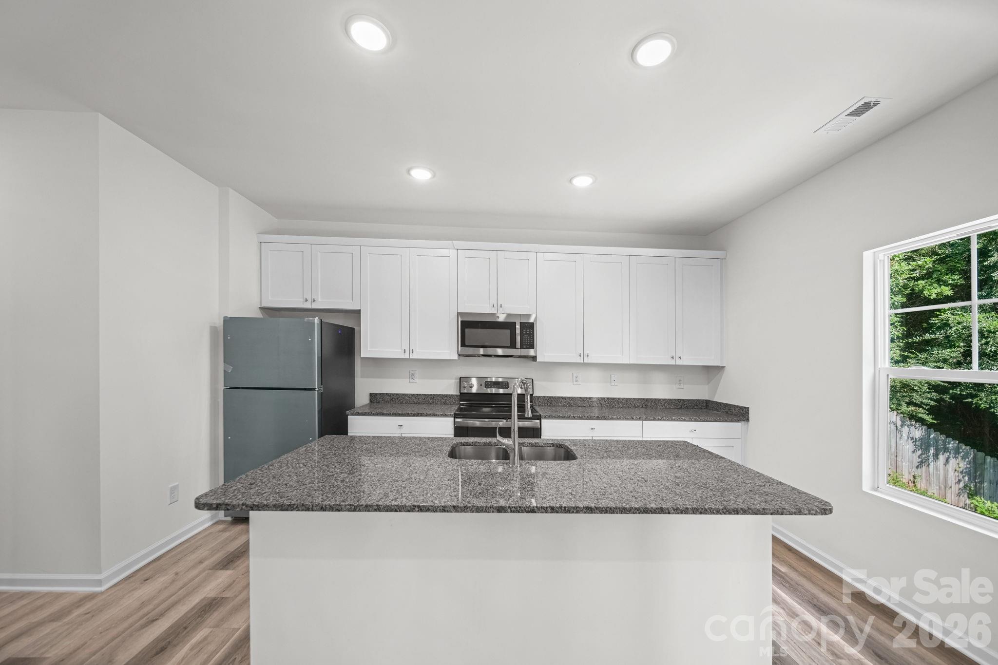 7725 E Lane Drive — Charlotte