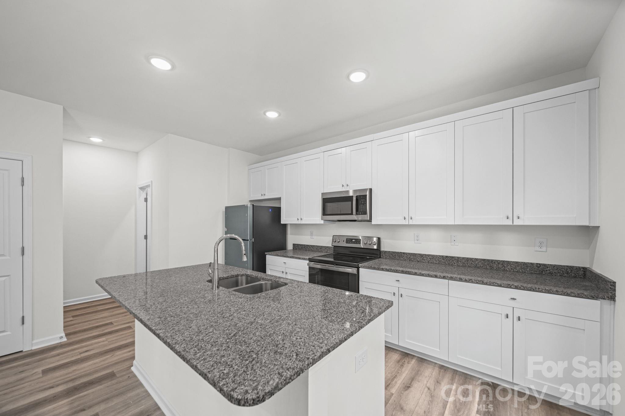 7725 E Lane Drive — Charlotte