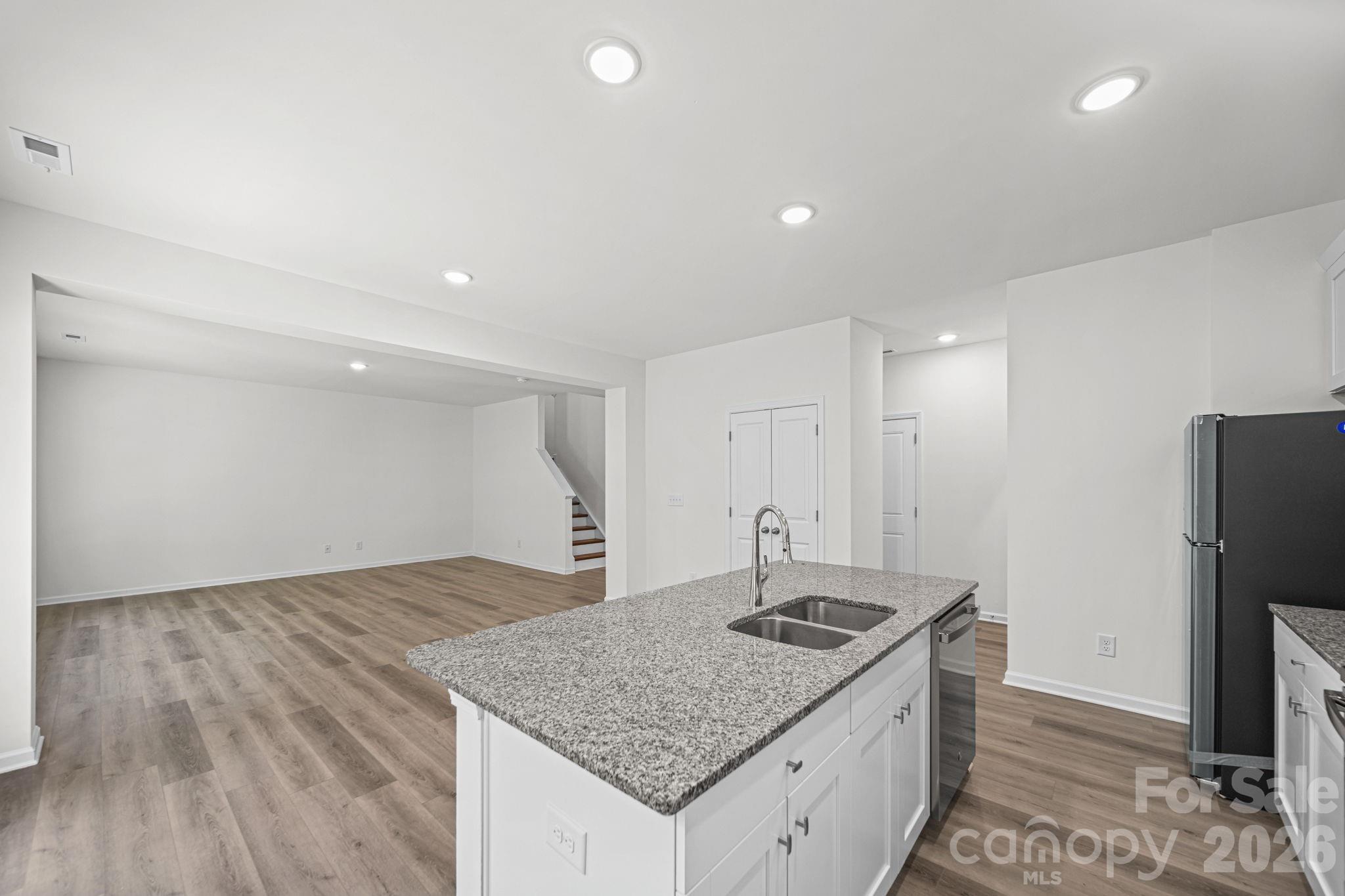 7725 E Lane Drive — Charlotte