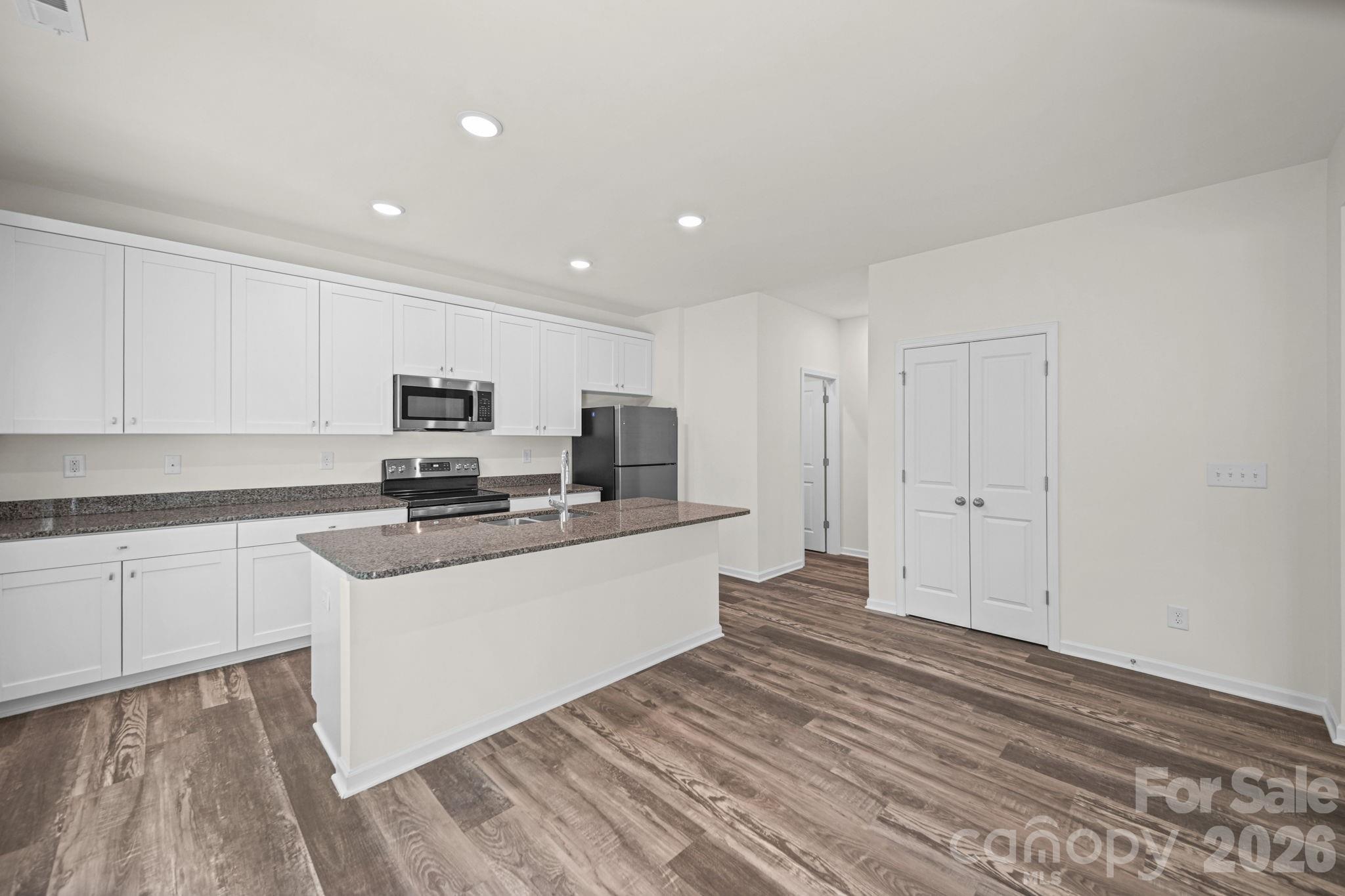 7809 E Lane Drive — Charlotte