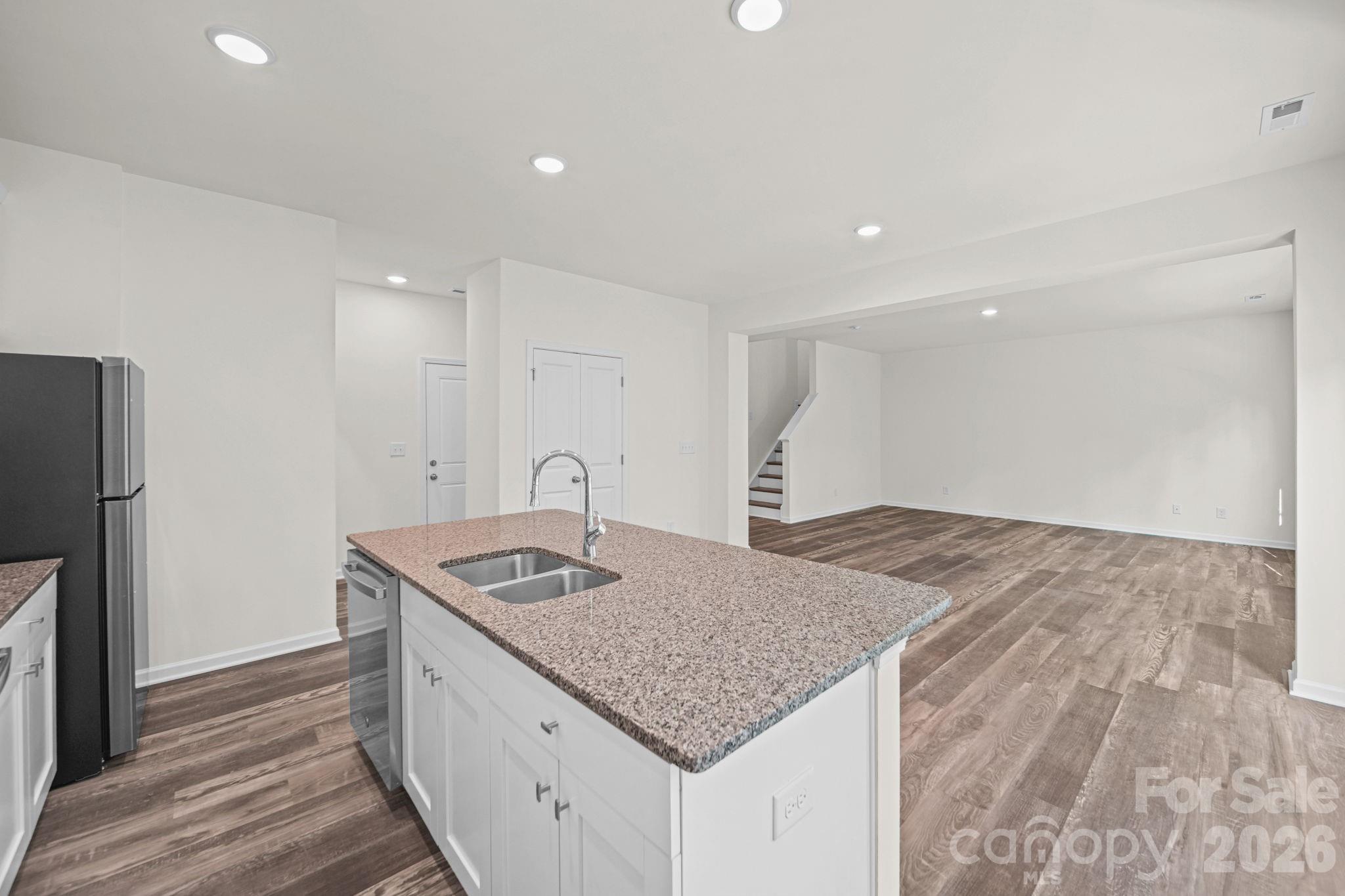 7809 E Lane Drive — Charlotte