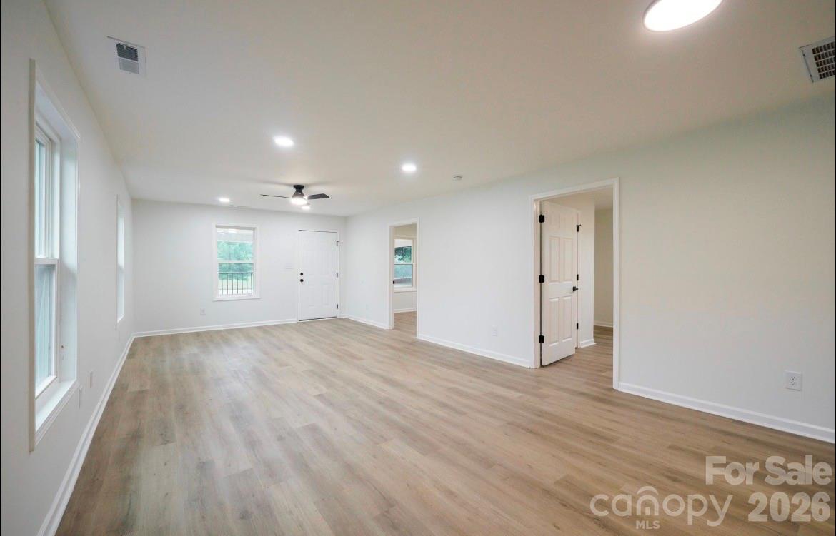 1810 E Greenbriar Road — Statesville