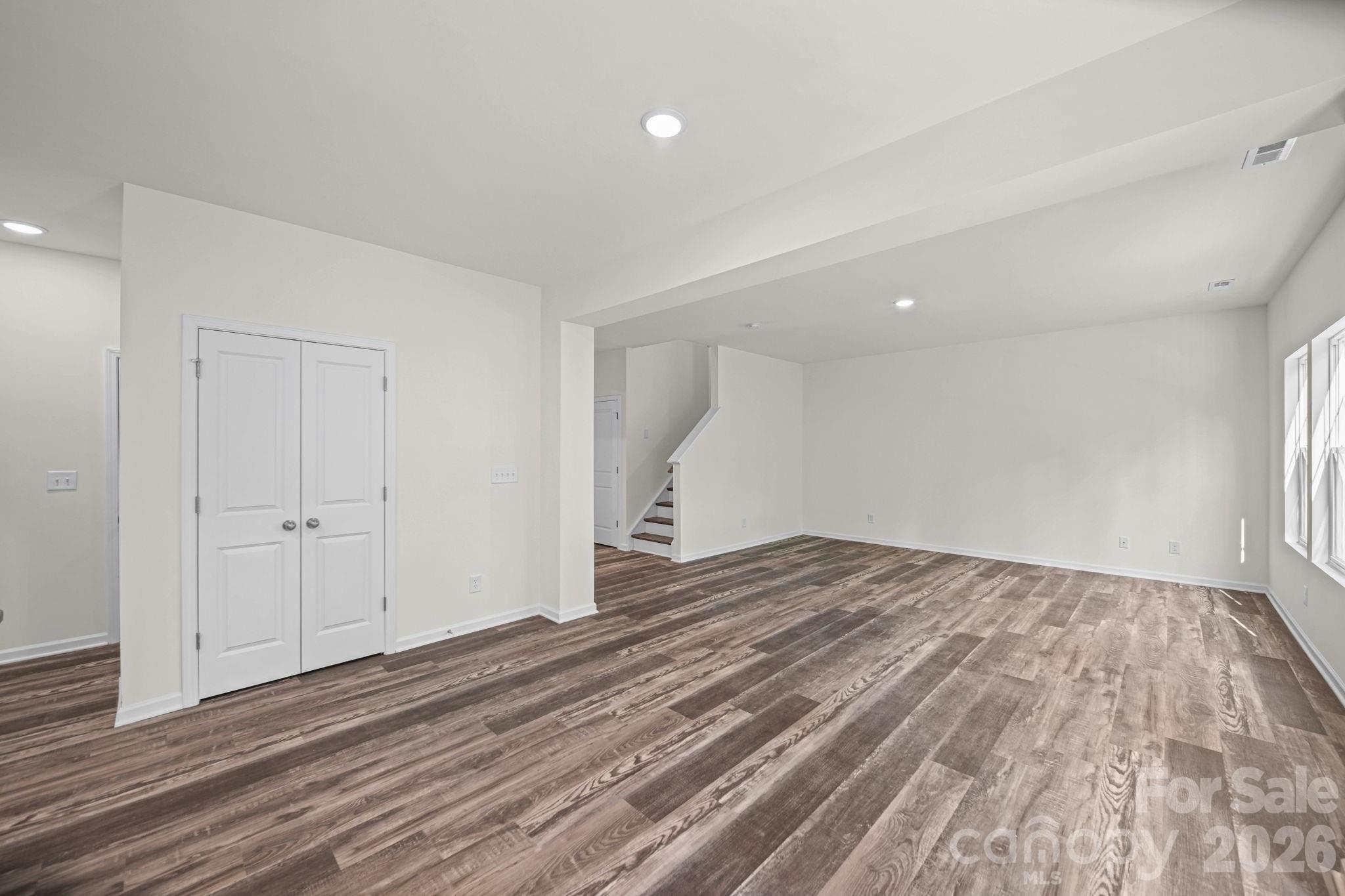 7813 E Lane Drive — Charlotte
