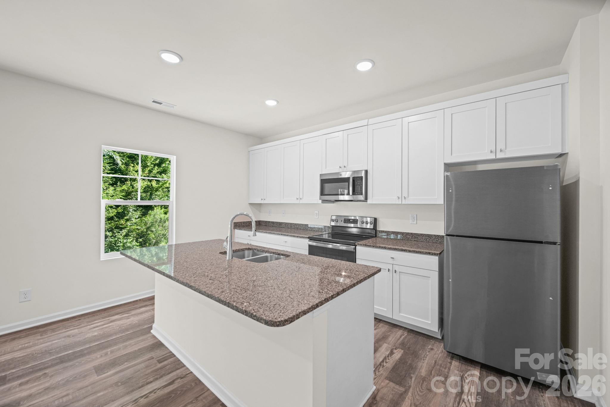 7813 E Lane Drive — Charlotte