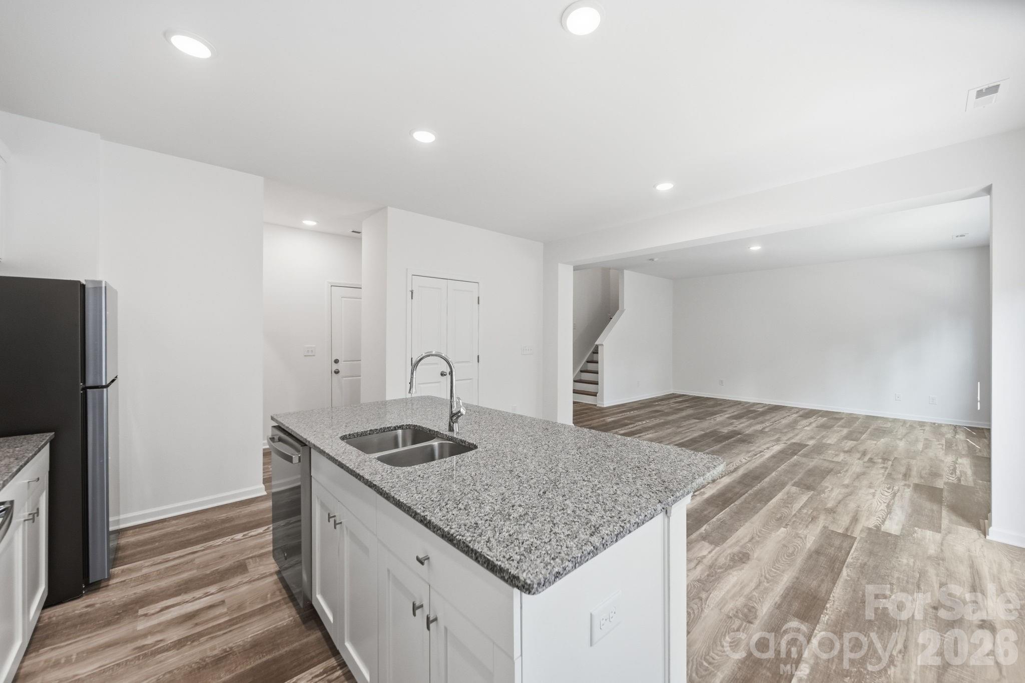 7813 E Lane Drive — Charlotte