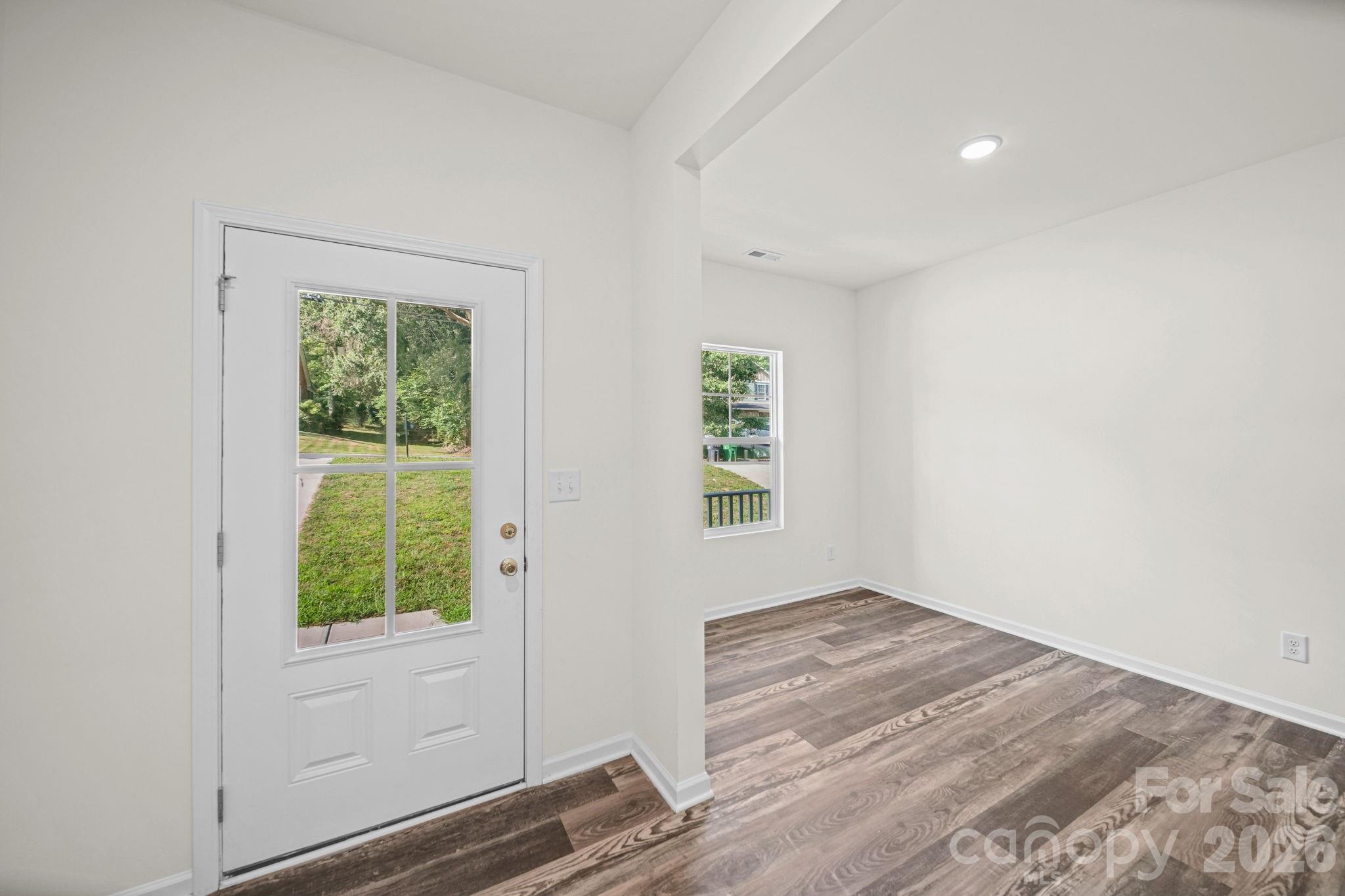 7813 E Lane Drive — Charlotte