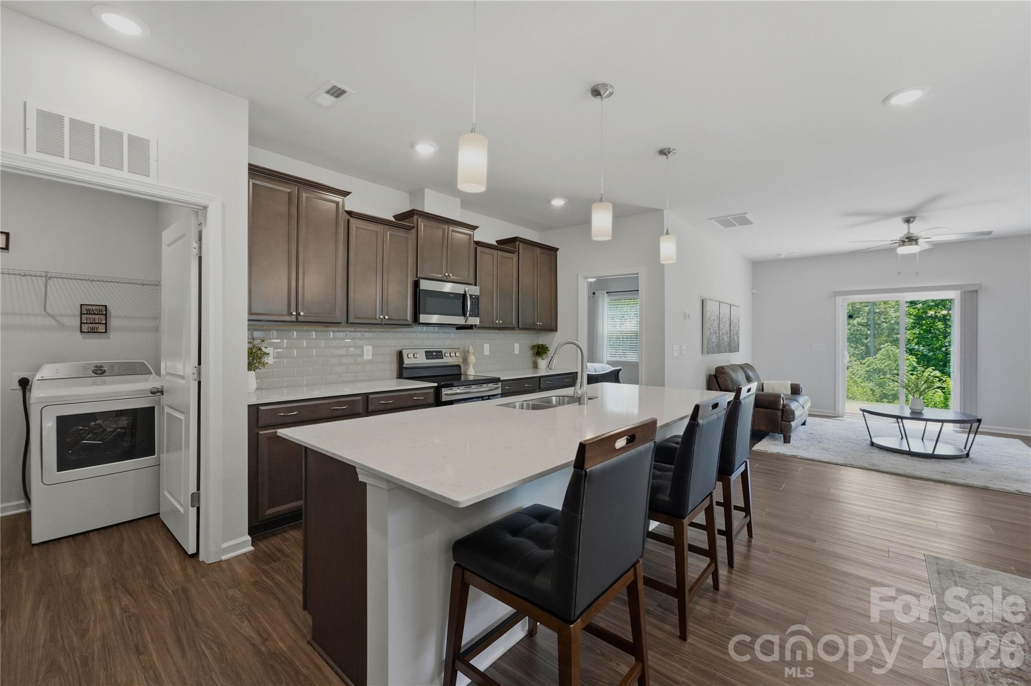 220 Eden Avenue — Mooresville