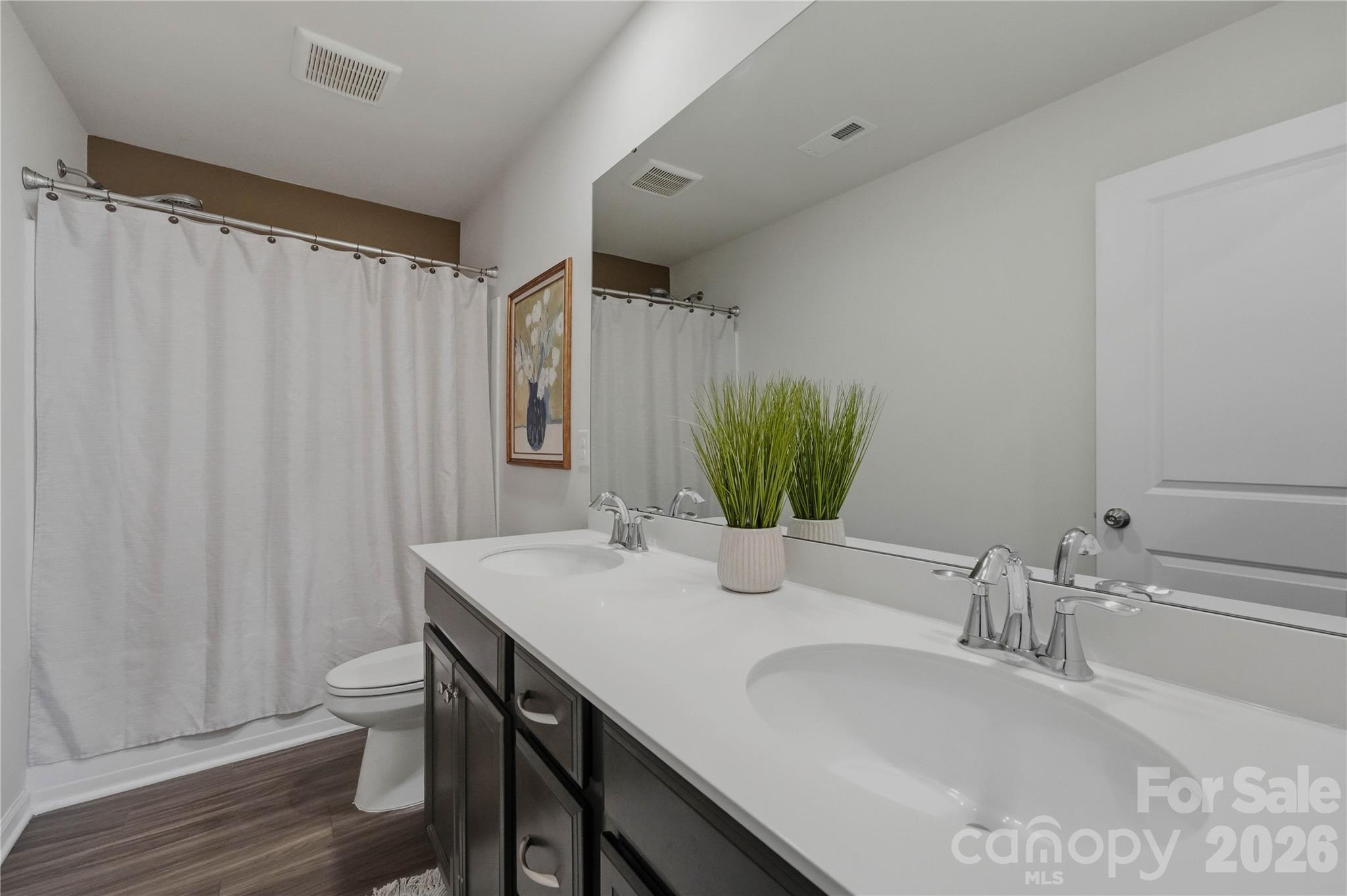 220 Eden Avenue — Mooresville