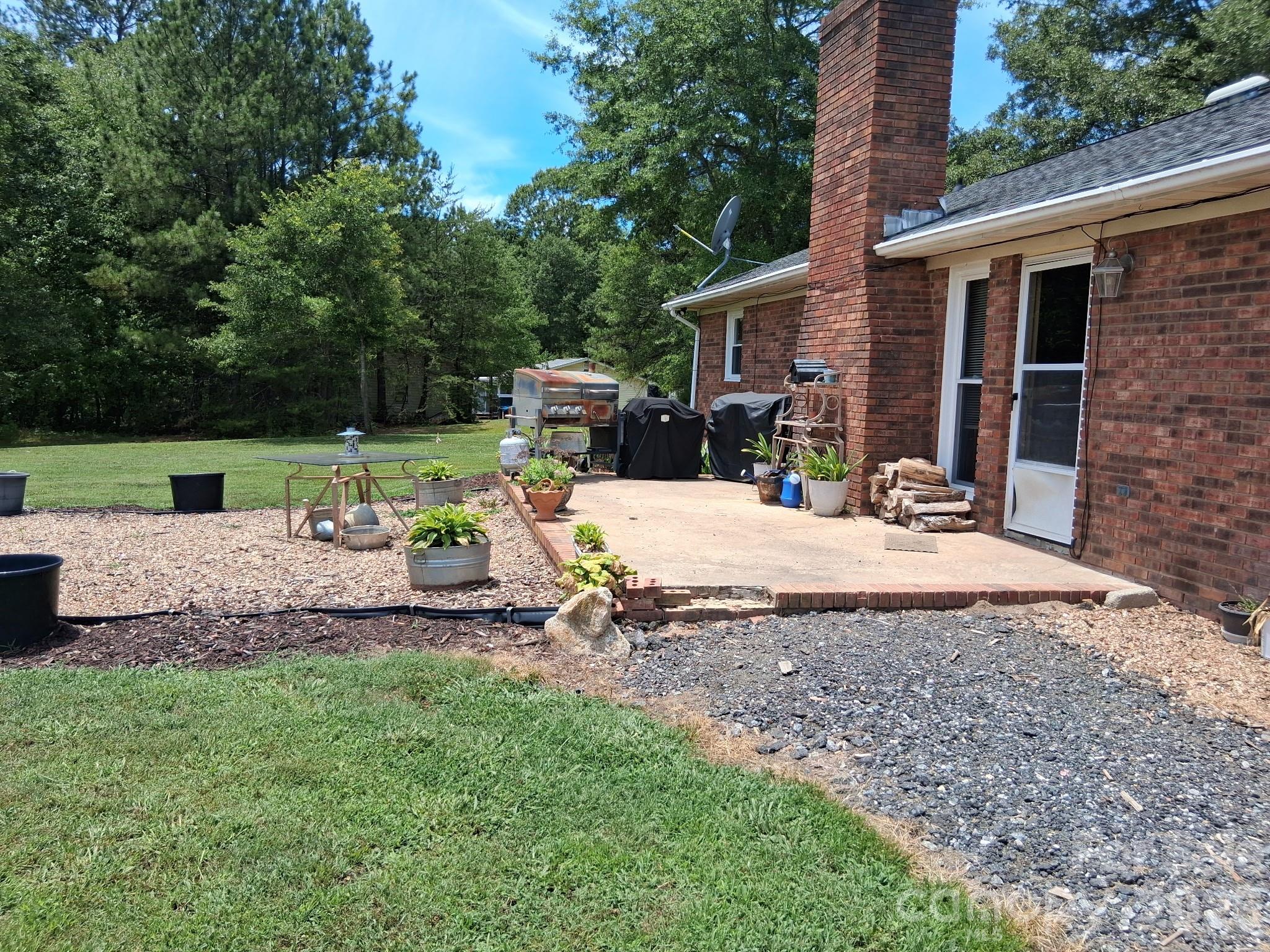 1415 Old US 221A Highway — Mooresboro
