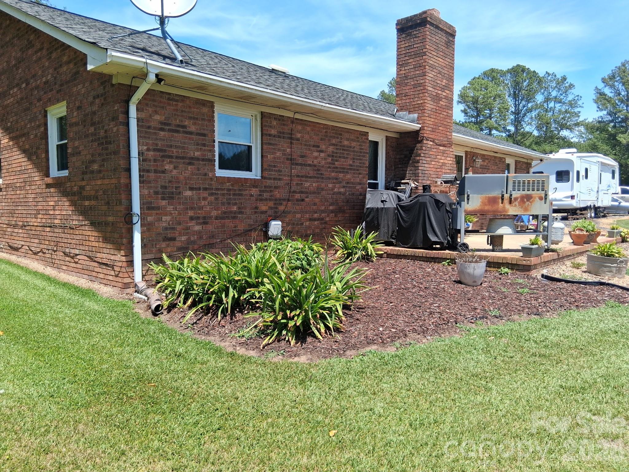 1415 Old US 221A Highway — Mooresboro