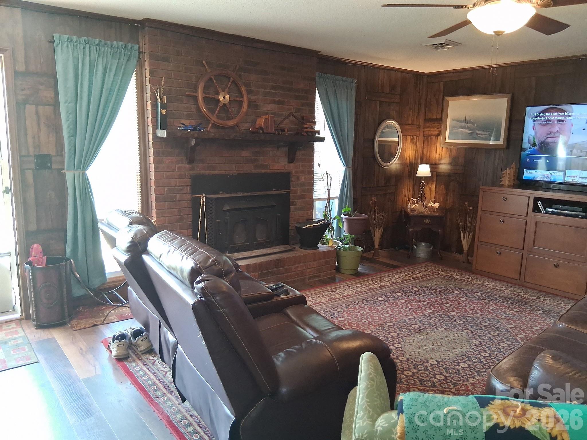 1415 Old US 221A Highway — Mooresboro