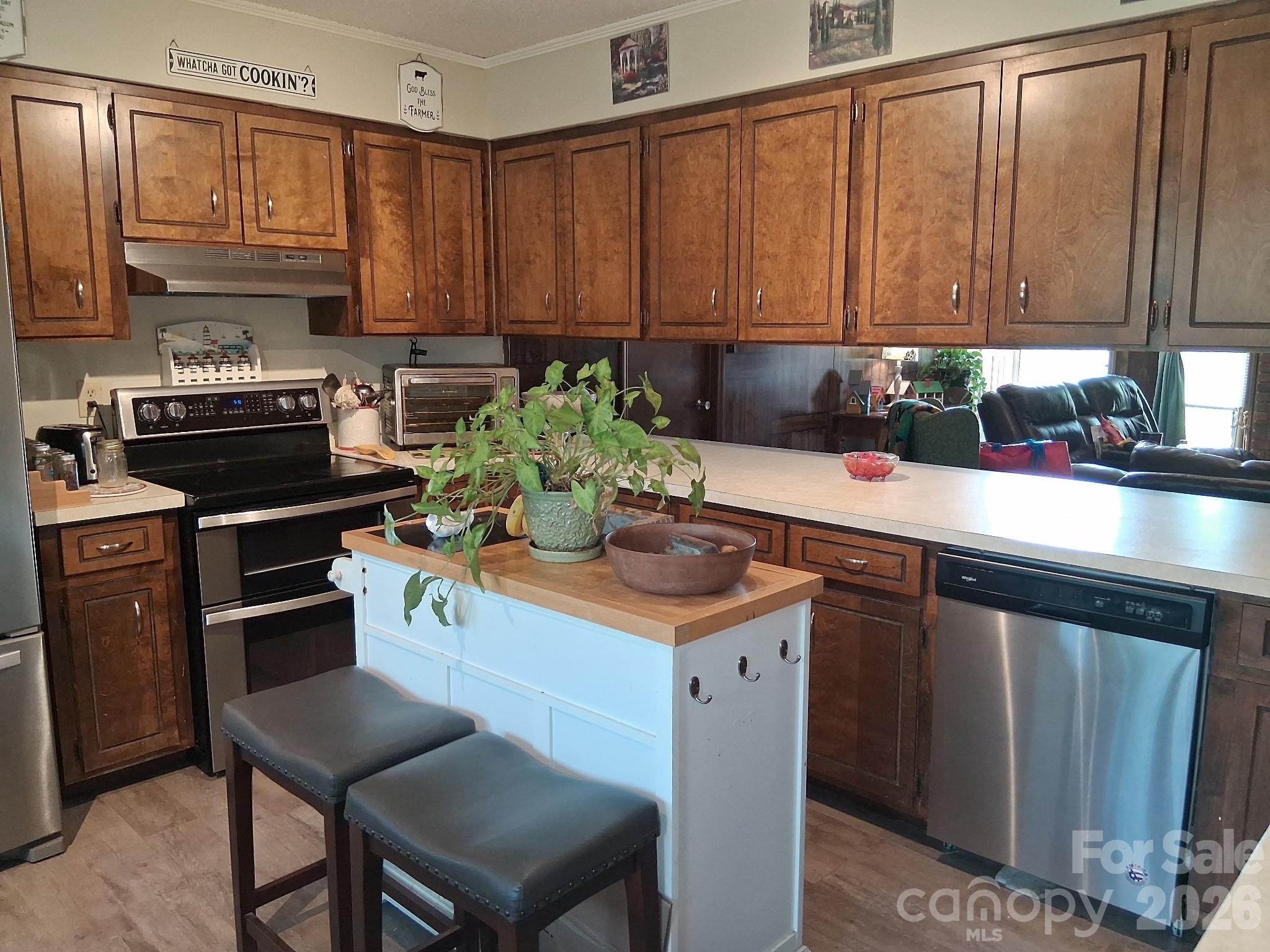 1415 Old US 221A Highway — Mooresboro